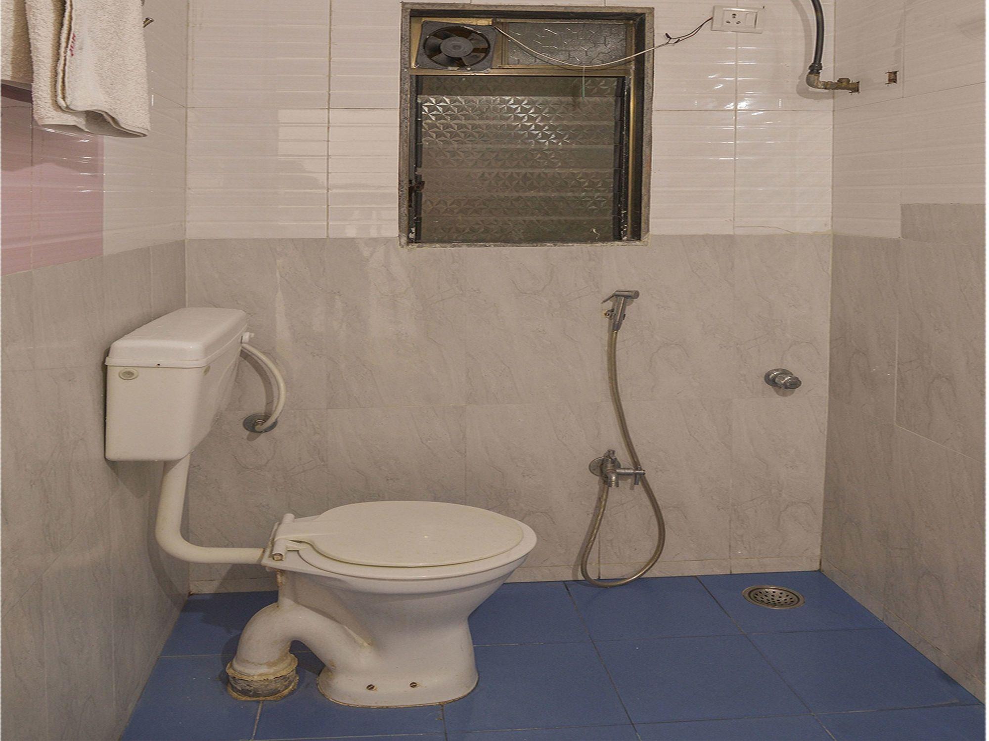 Equipamiento de Habitación OYO 13151 Hotel Om Palace