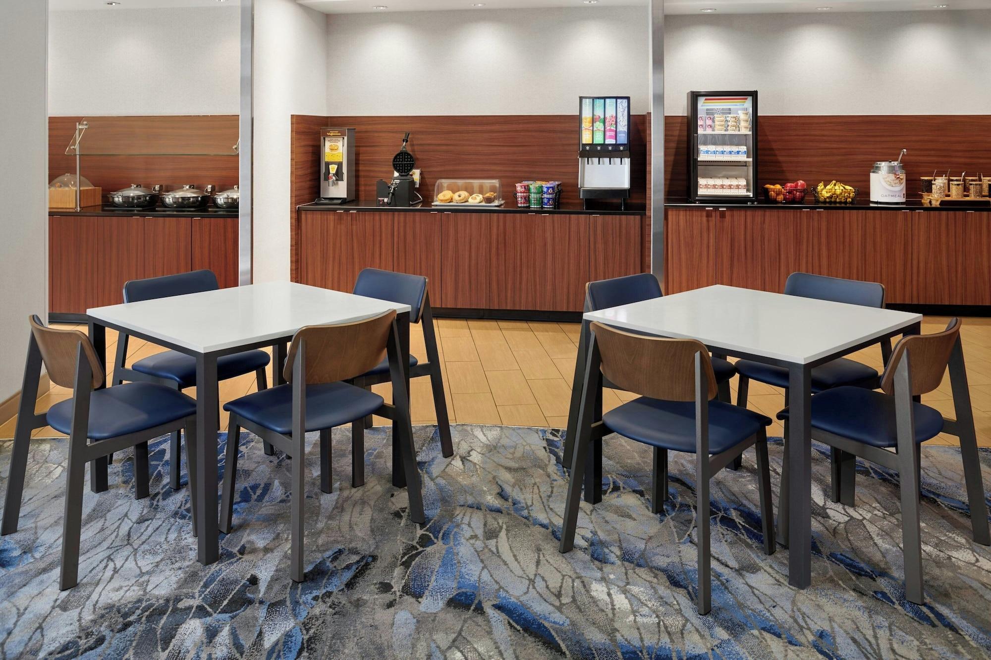 Restaurant Fairfield Inn and Suites by Marriott Charlotte Airport