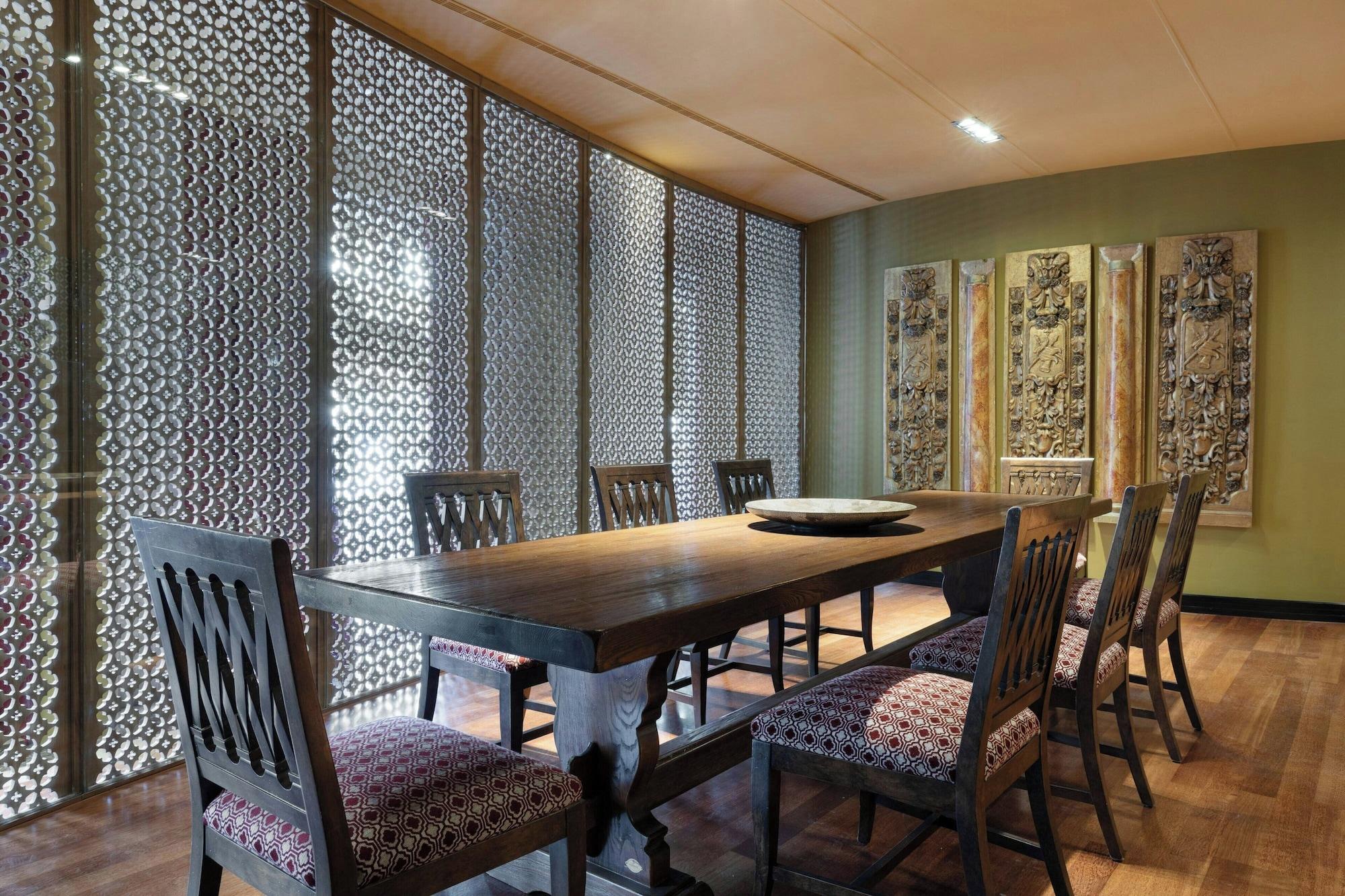 Sala de Reuniones Hotel Palacio de Santa Paula, Autograph Collection