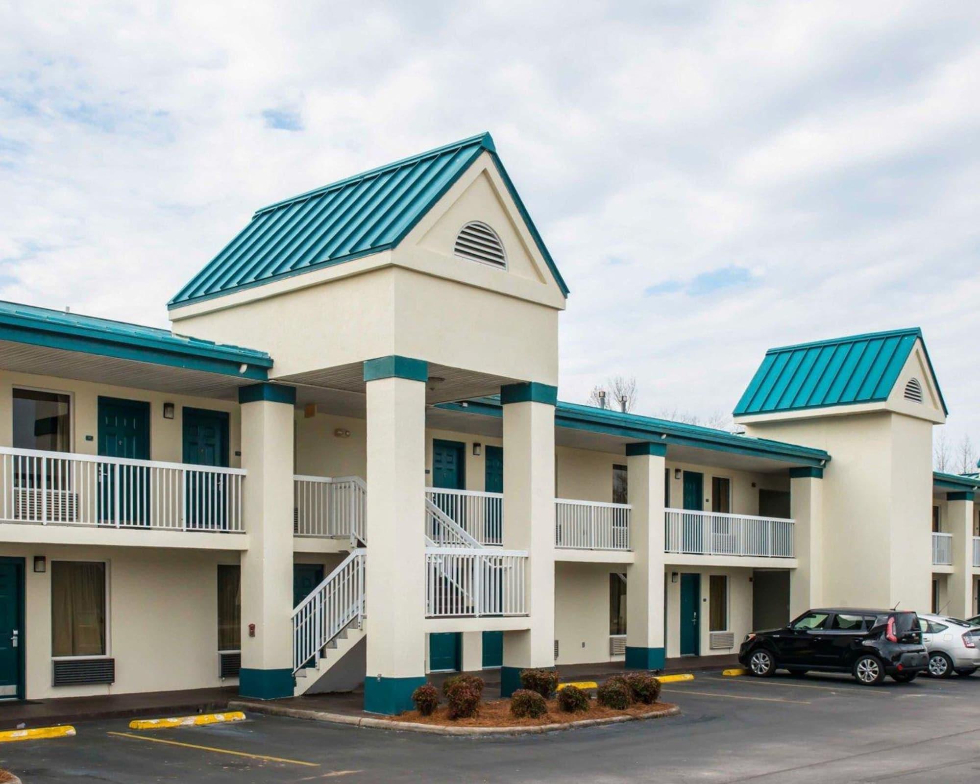 Vista Exterior Quality Inn Chipley I-10 at Exit 120