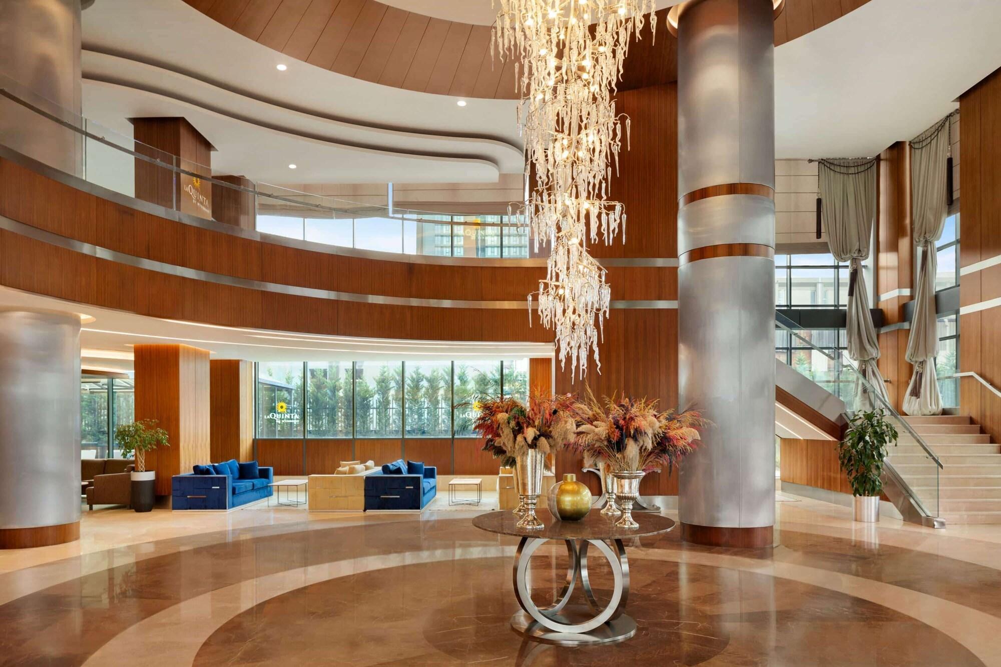 Vista Lobby La Quinta by Wyndham Istanbul Gunesli