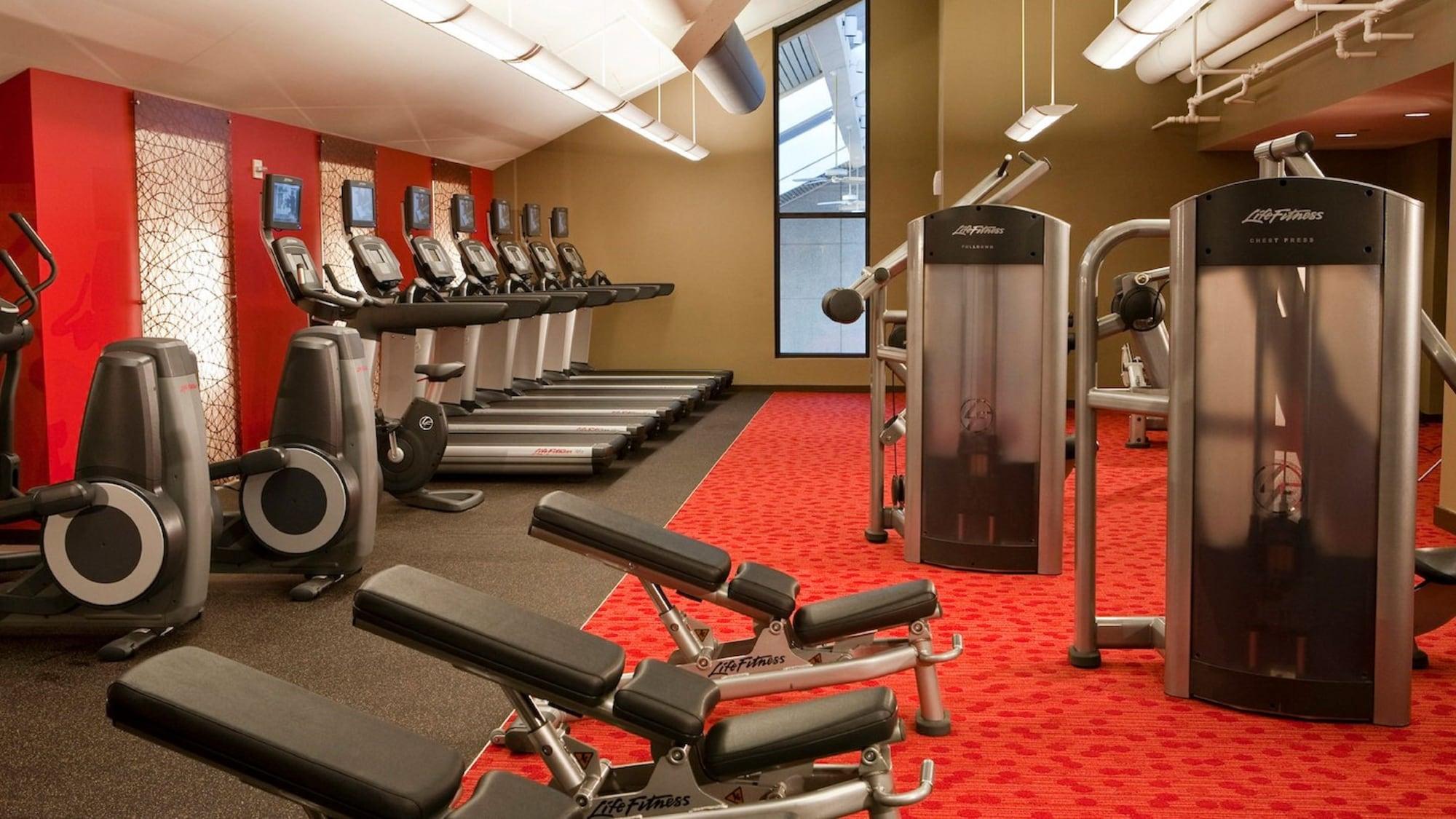 Gimnasio Crowne Plaza College Park - Washington DC by IHG