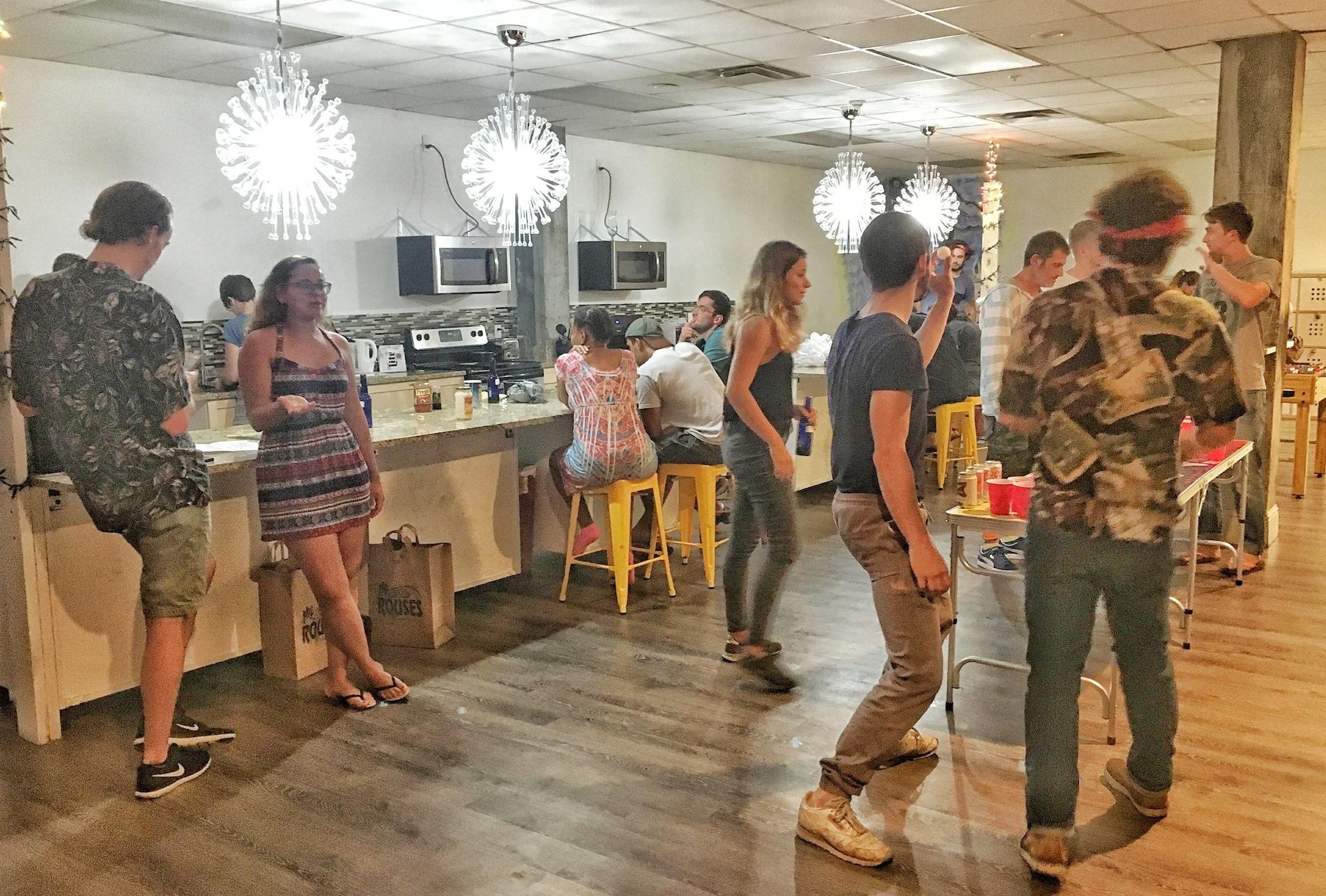 Restaurant City House Hostel New Orleans