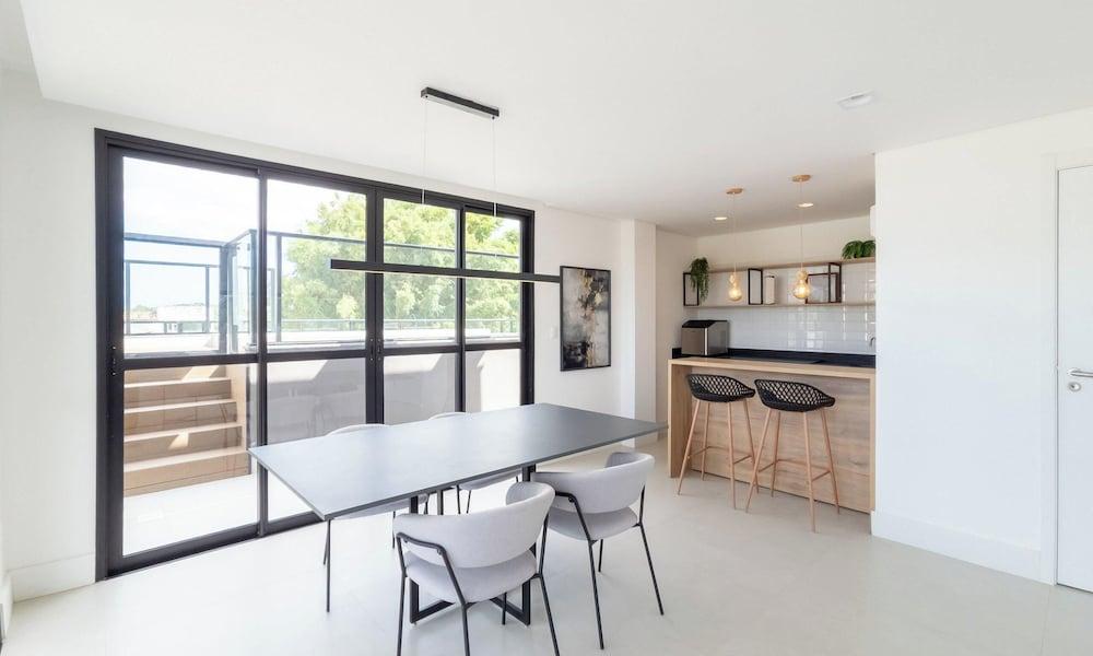 Restaurant Modern Studios 150m From Lagoa da Conceicao - Lsts II