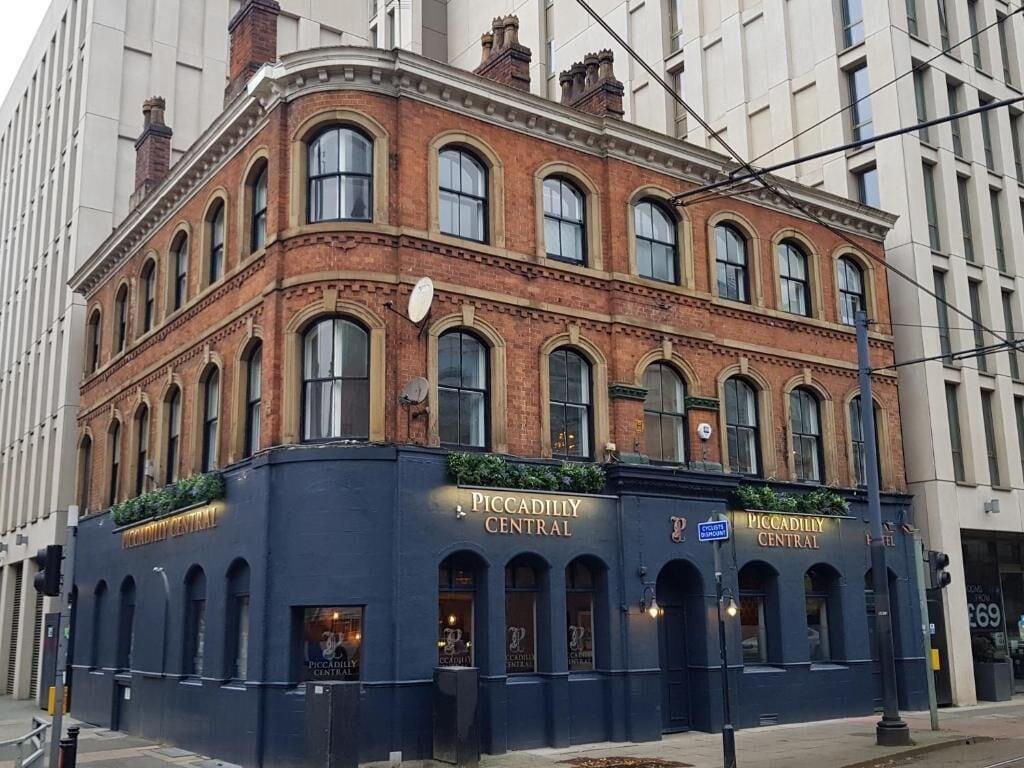 Varios Piccadilly Central Hotel