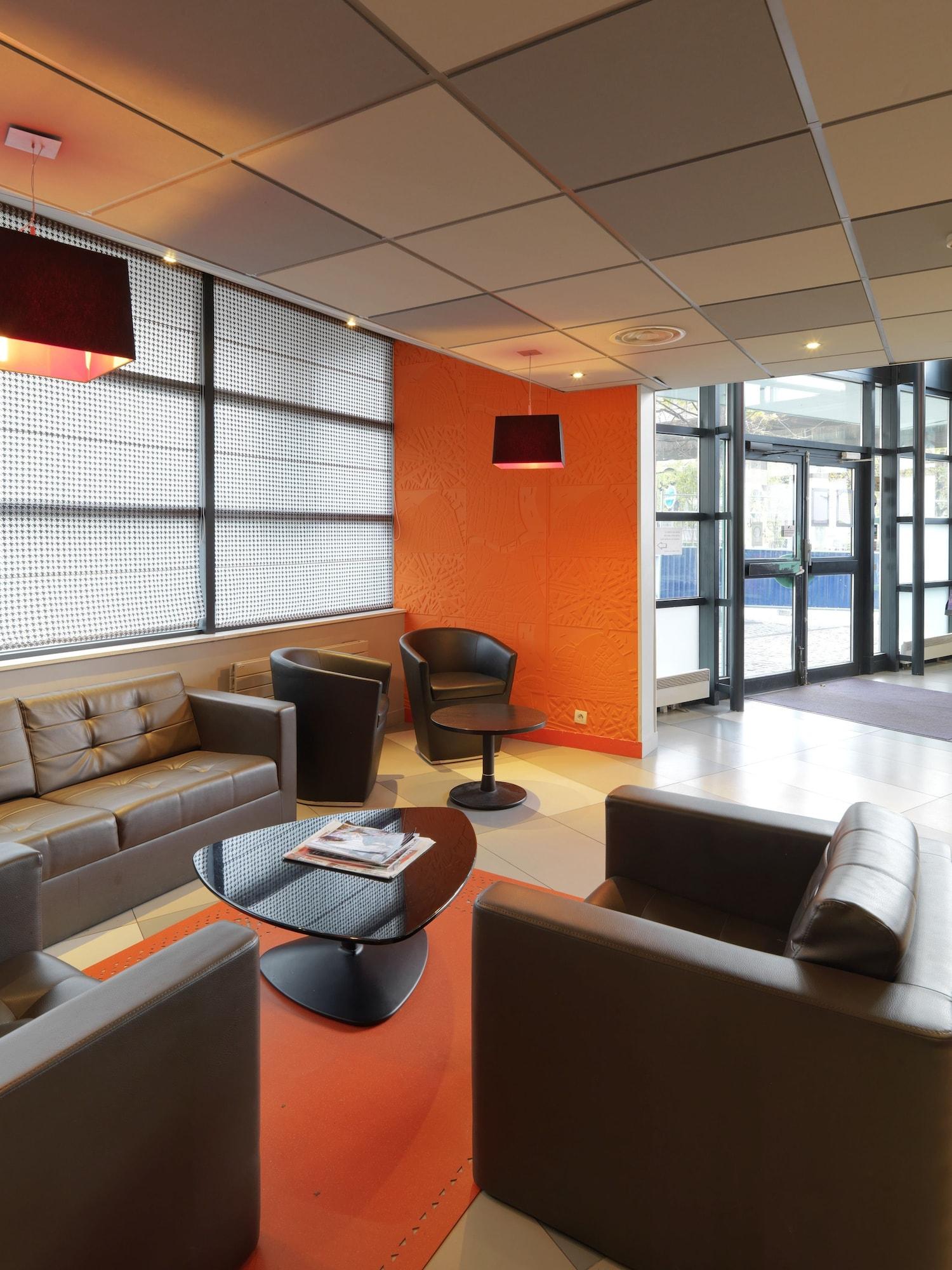 Vista Lobby Hotel Reseda