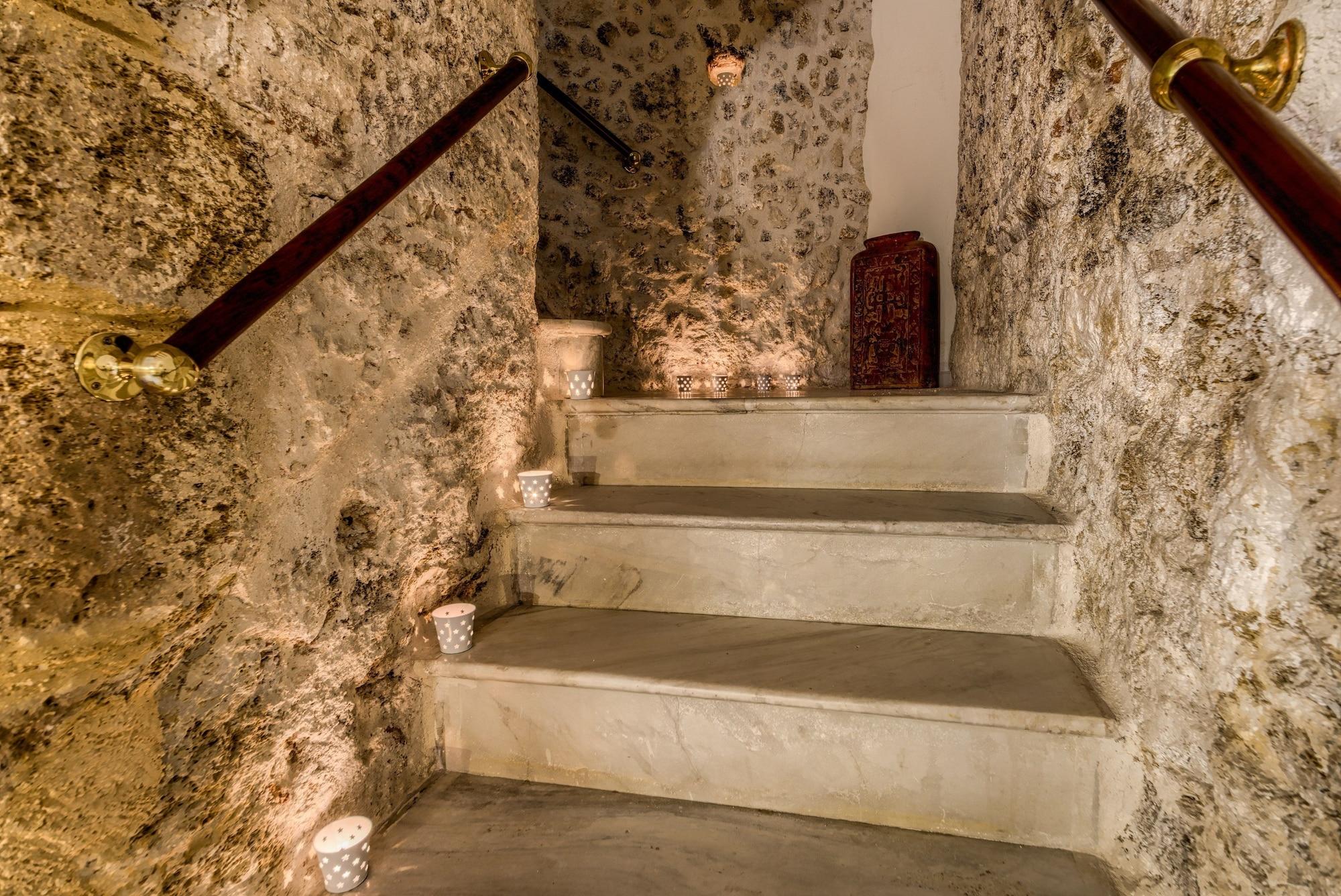 Varios Hotel Argantonio