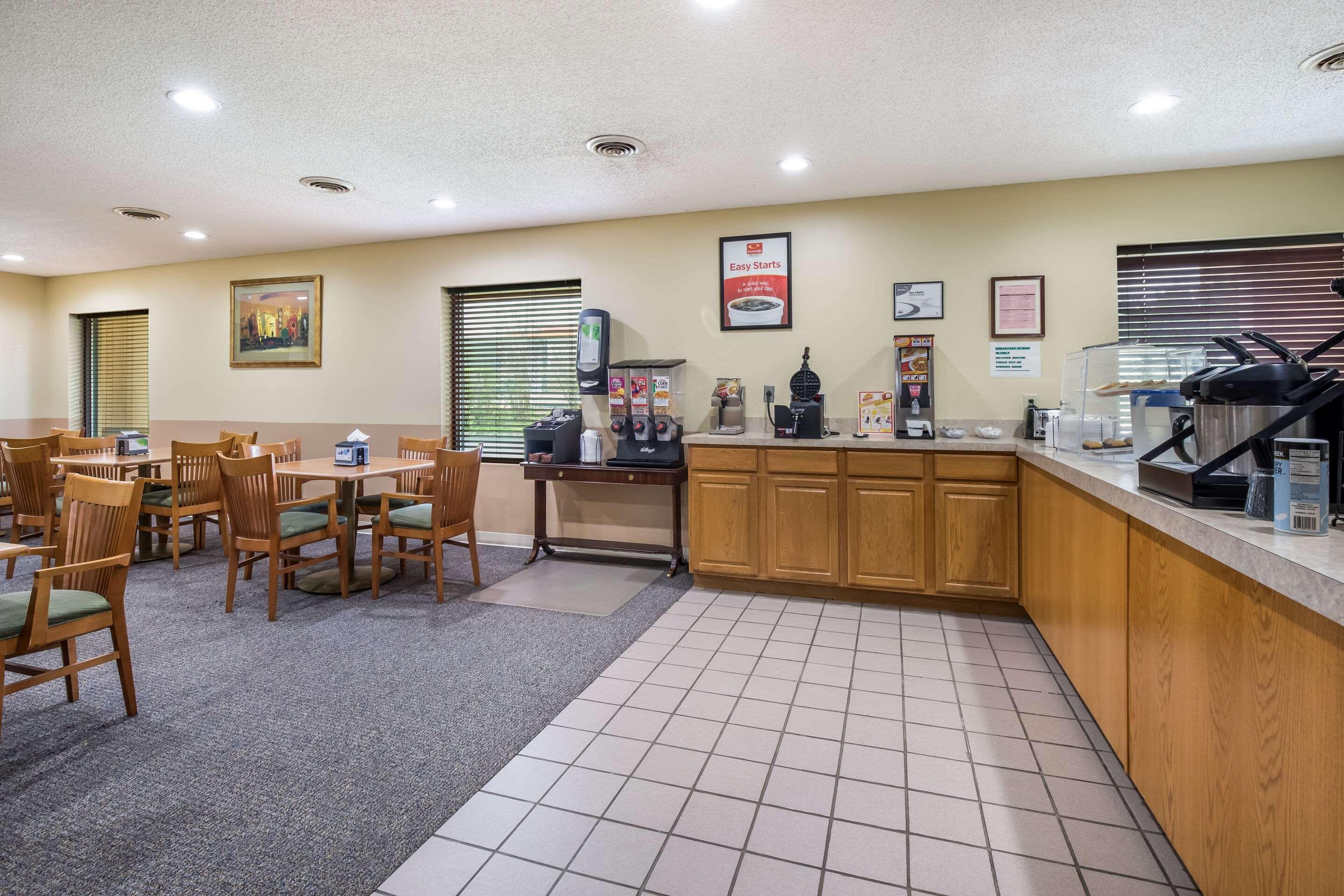 Restaurant Econo Lodge Inn & Suites Knoxville East