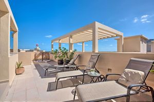 Alquiler Vacacional - Playa del Carmen Beachfront Condo w/ Pool Access!