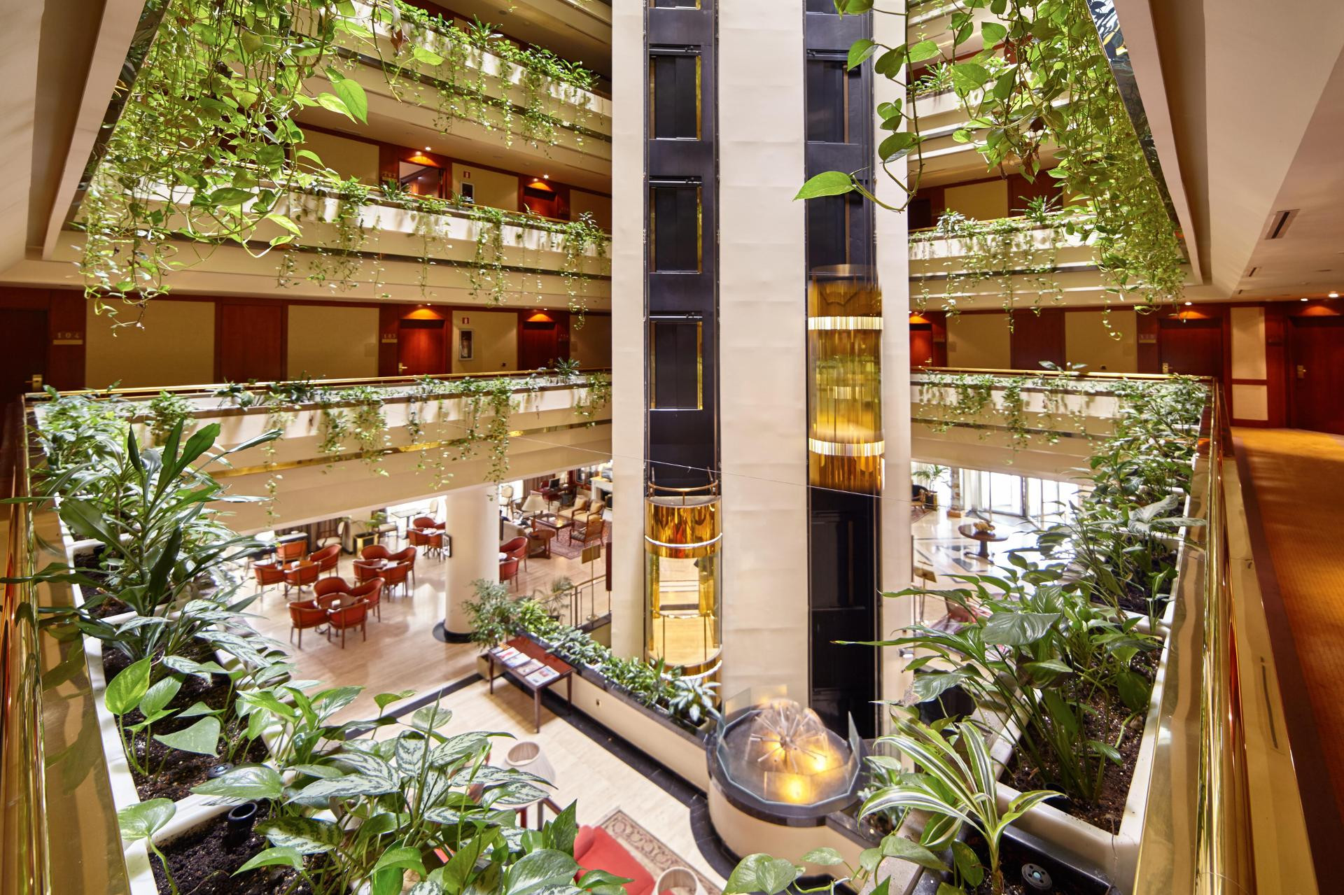 Vista Lobby Eurostars Gran Hotel Santiago