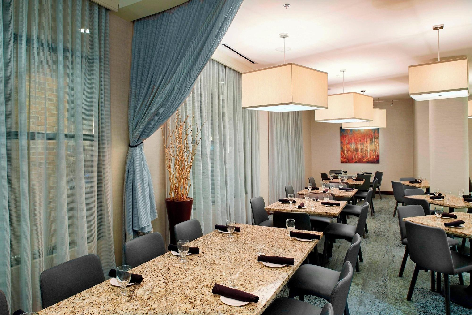 Restaurant Courtyard by Marriott Hamilton