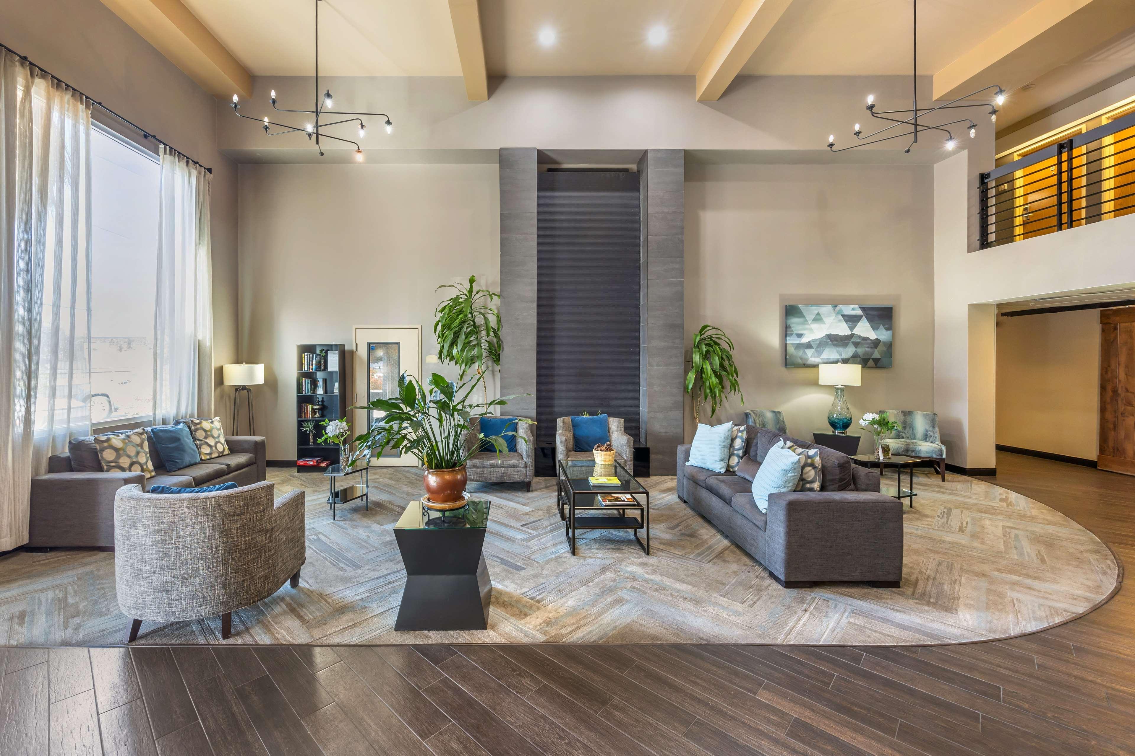 Vista Lobby Best Western Plus North Las Vegas Inn & Suites