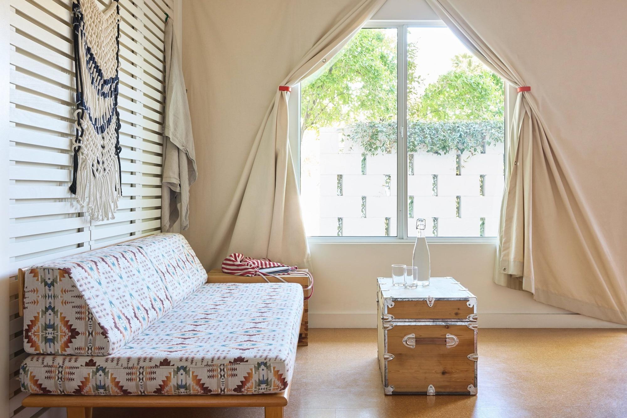 Vista Exterior Ace Hotel and Swim Club