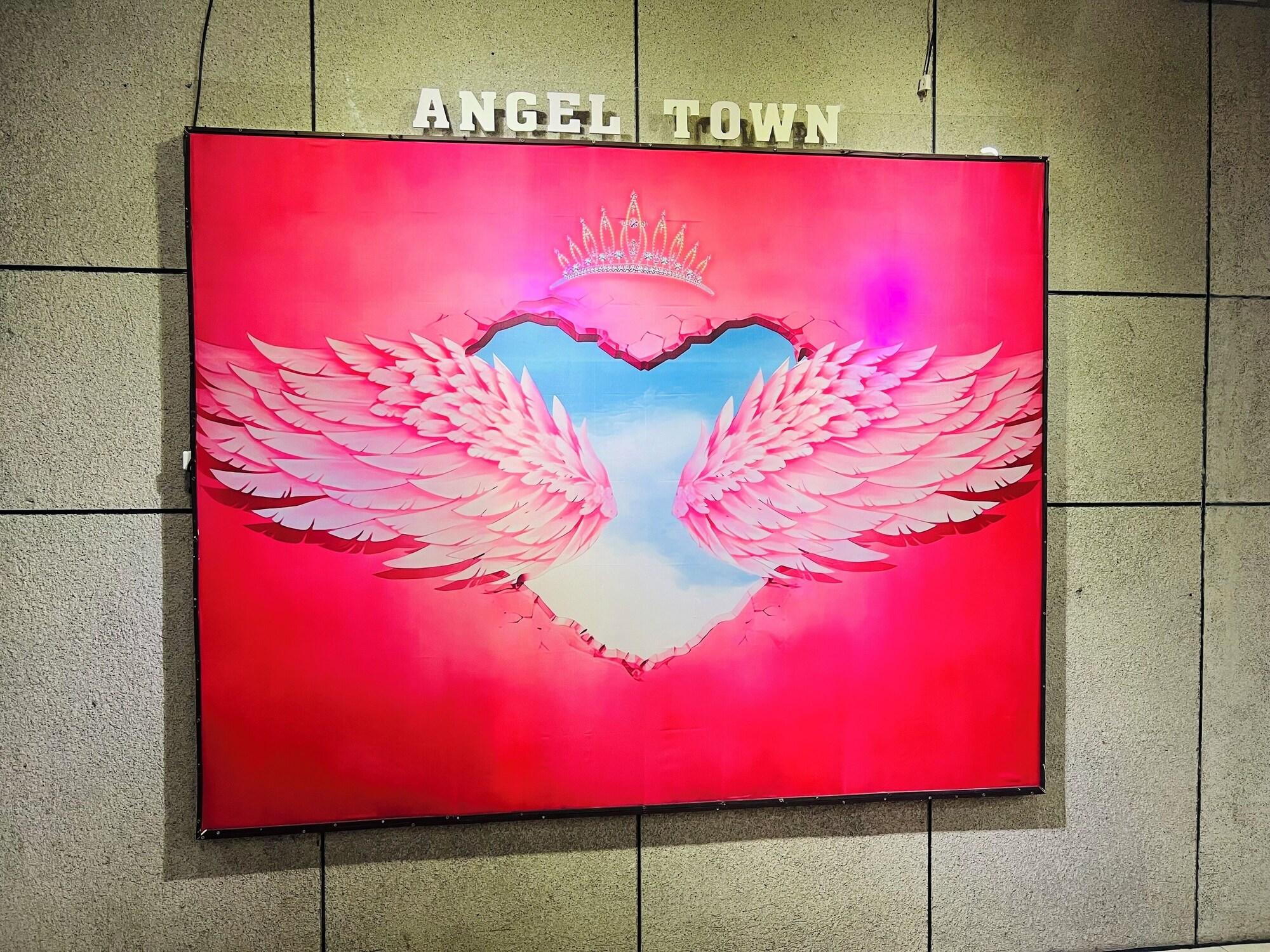 Vista Lobby Angeltown