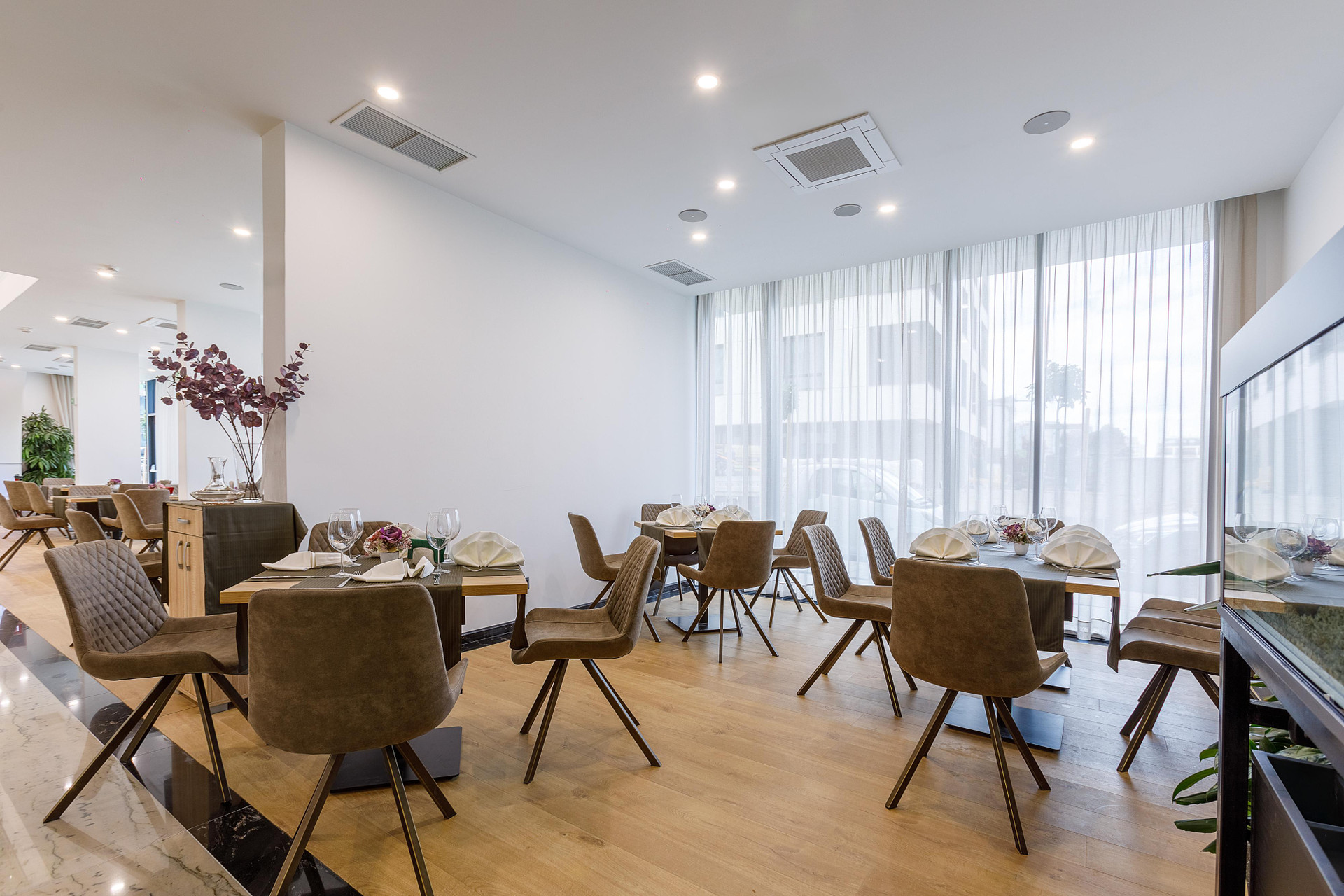 Restaurant Blue Star Luxury Hotel 4*
