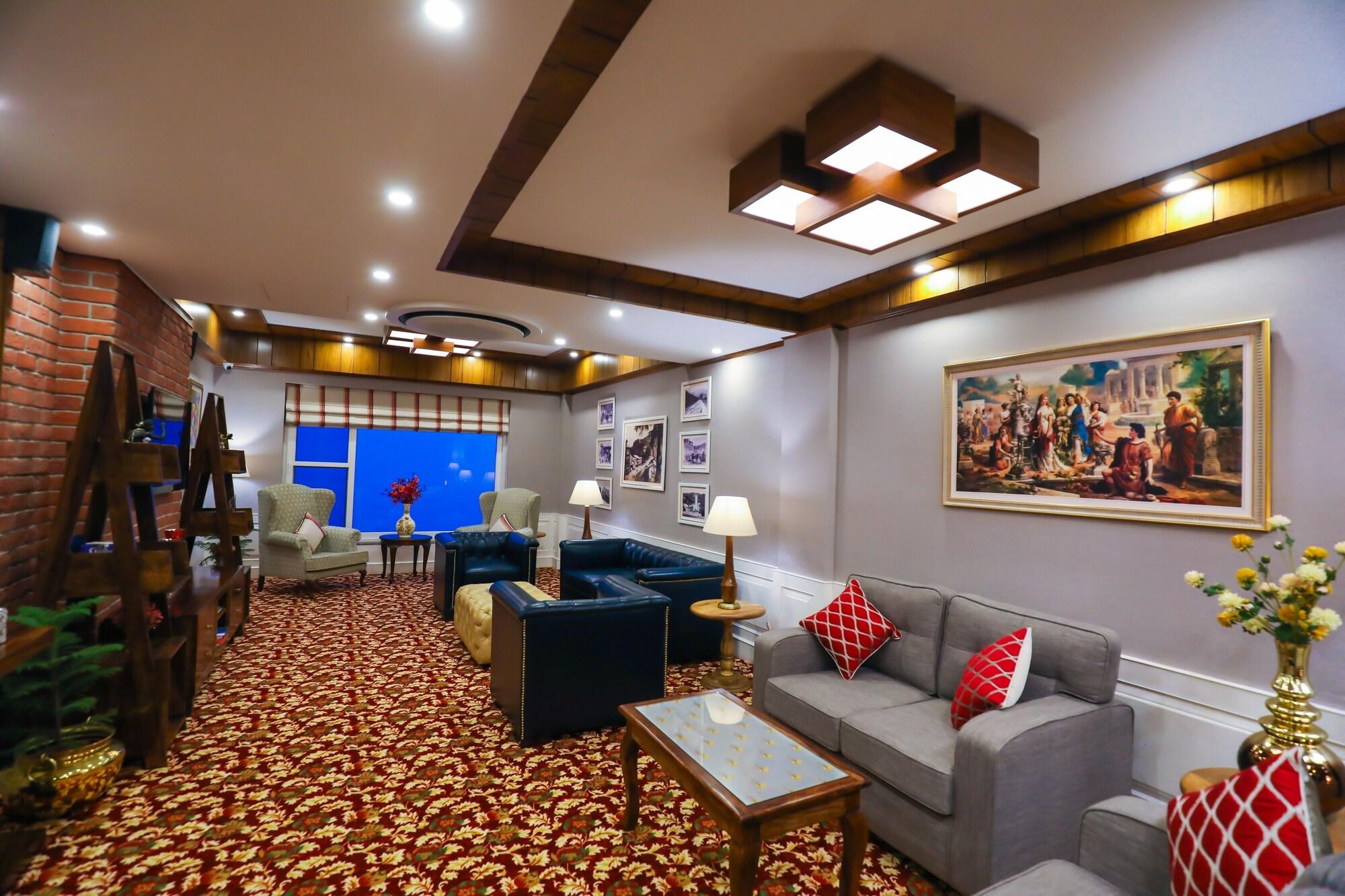 Vista Lobby The Retreat Mashobra