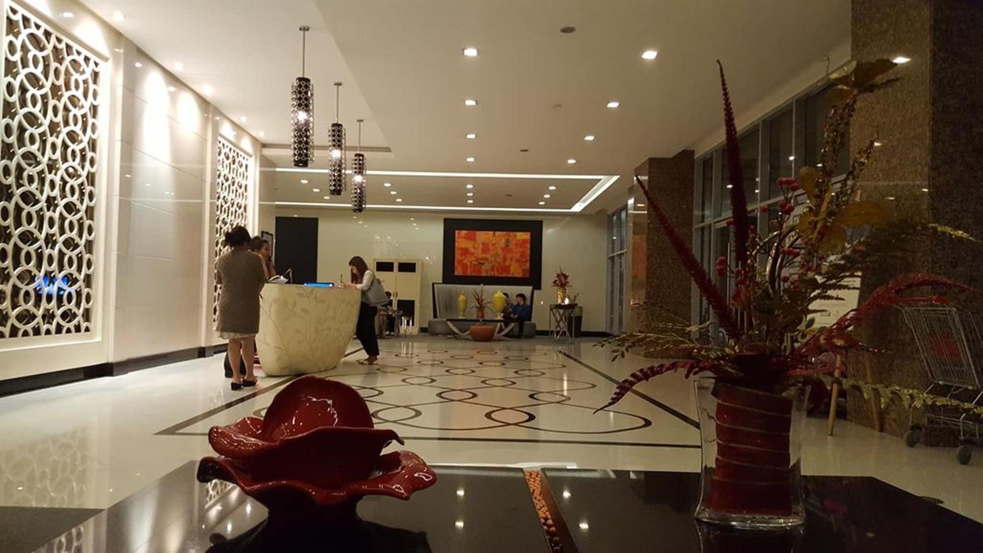 Vista Lobby Morgan Suites