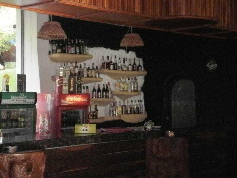 Bar/Salón Sudu Araliya Polonnaruwa
