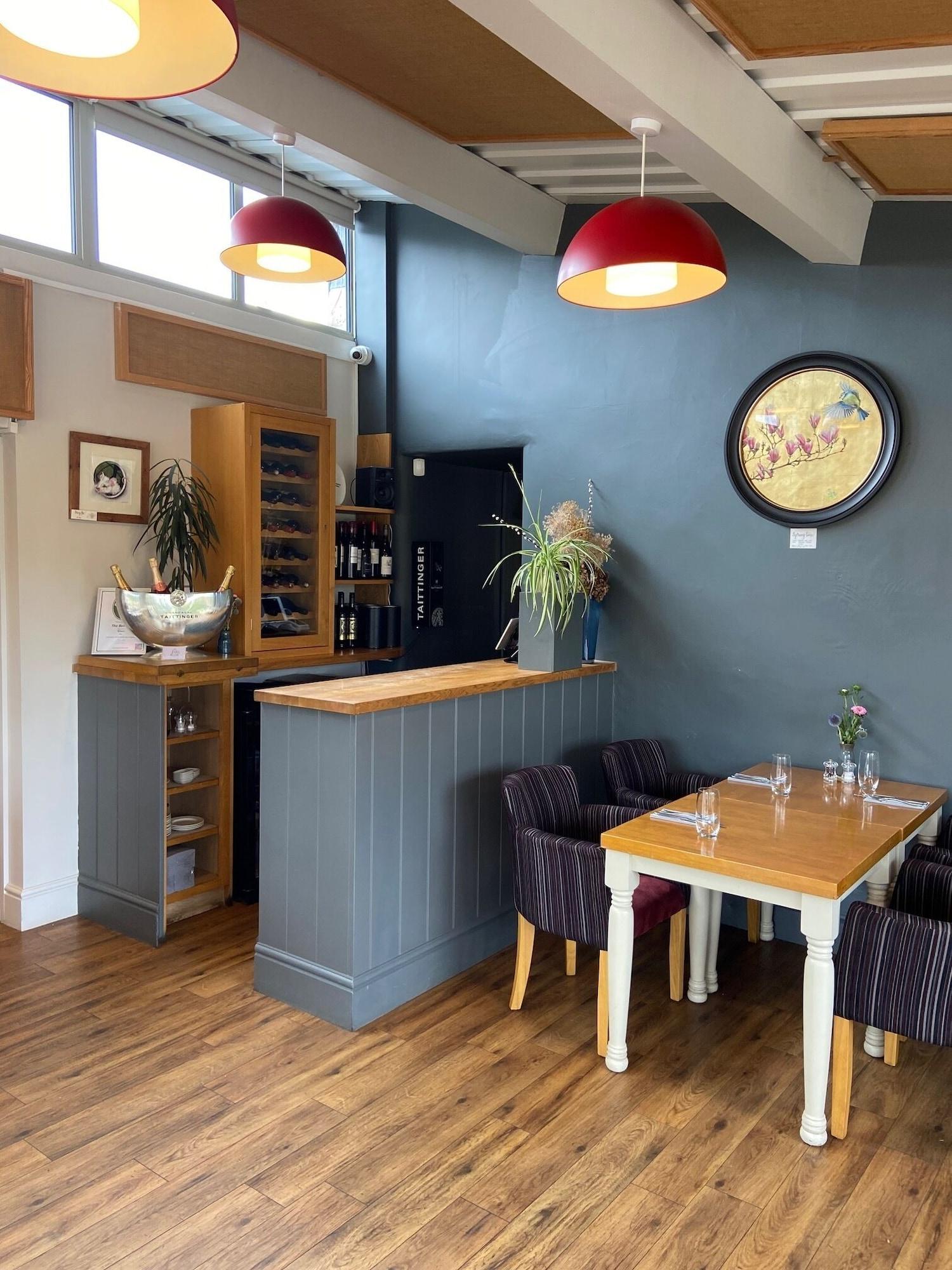 Restaurant The Bell Inn