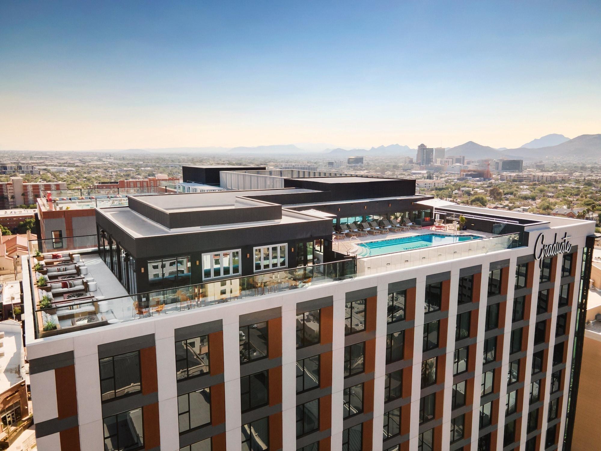 Vista Exterior Graduate by Hilton Tucson