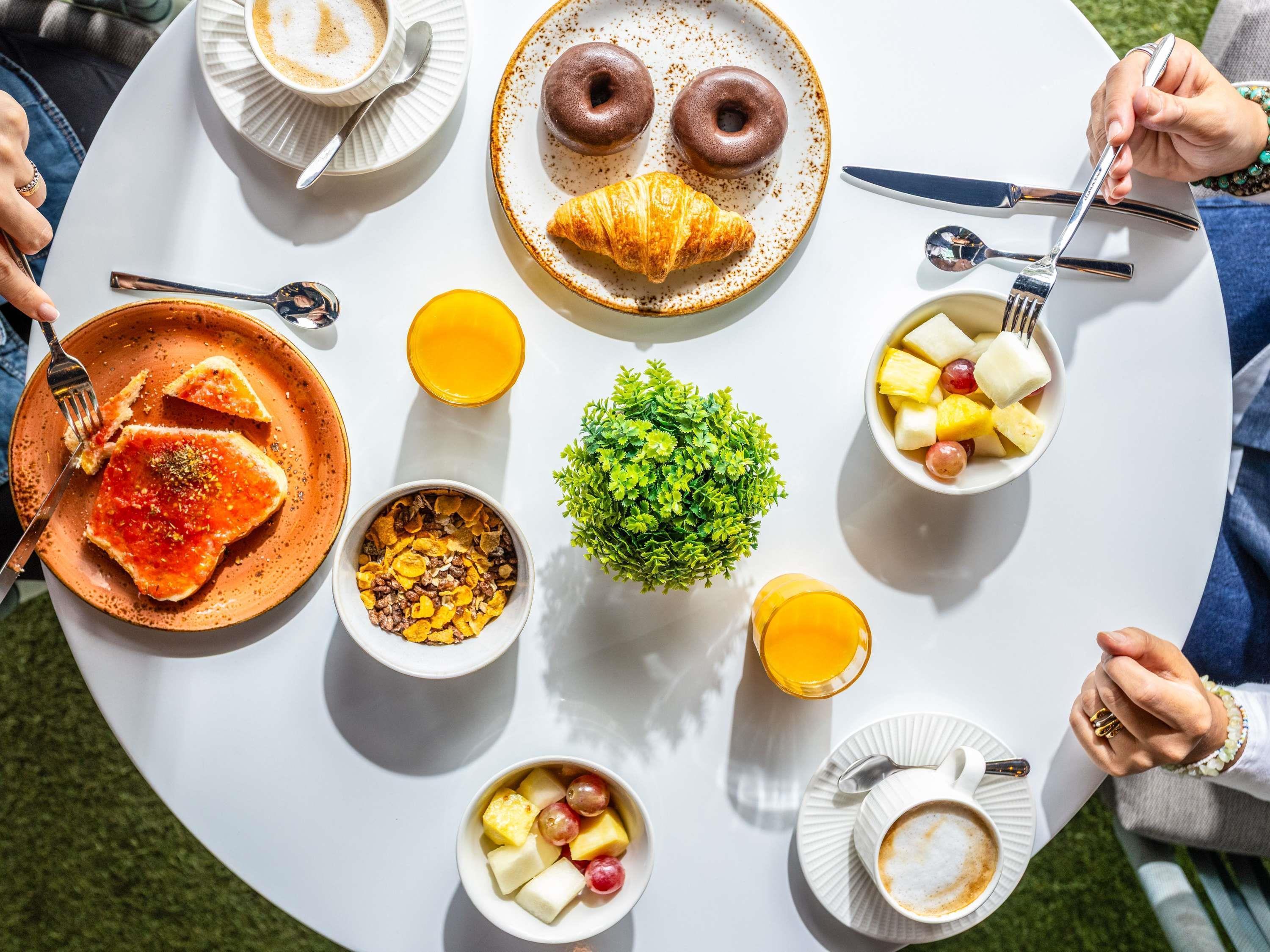 Vista Exterior ibis Madrid Alcala de Henares La Garena