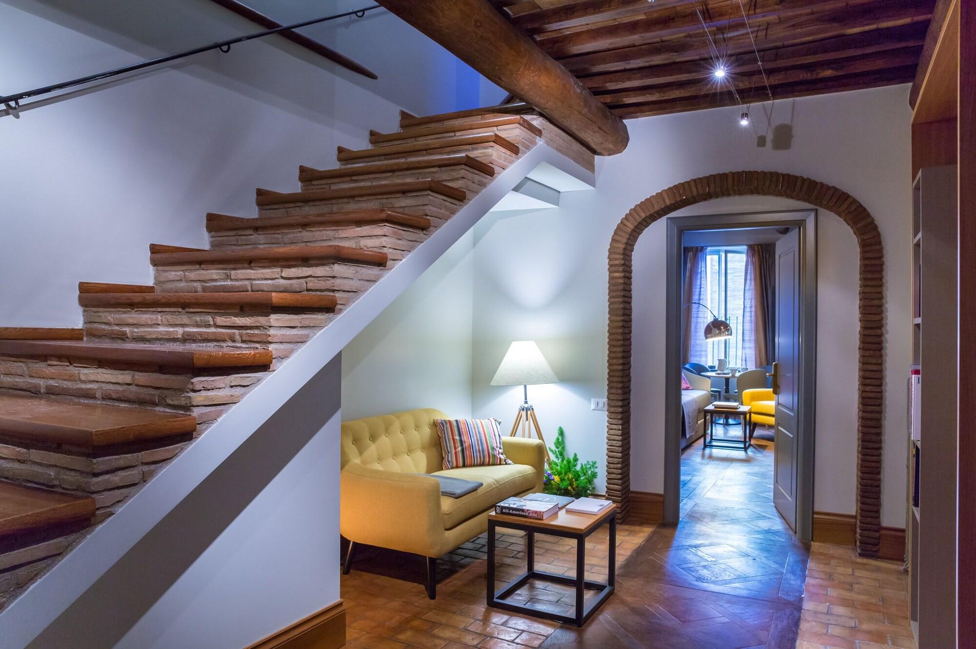 Varios Grand Master Suites