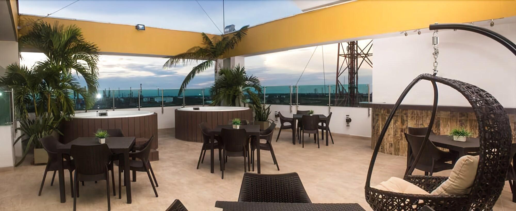 Instalaciones Recreativas Hotel Titanium Plaza