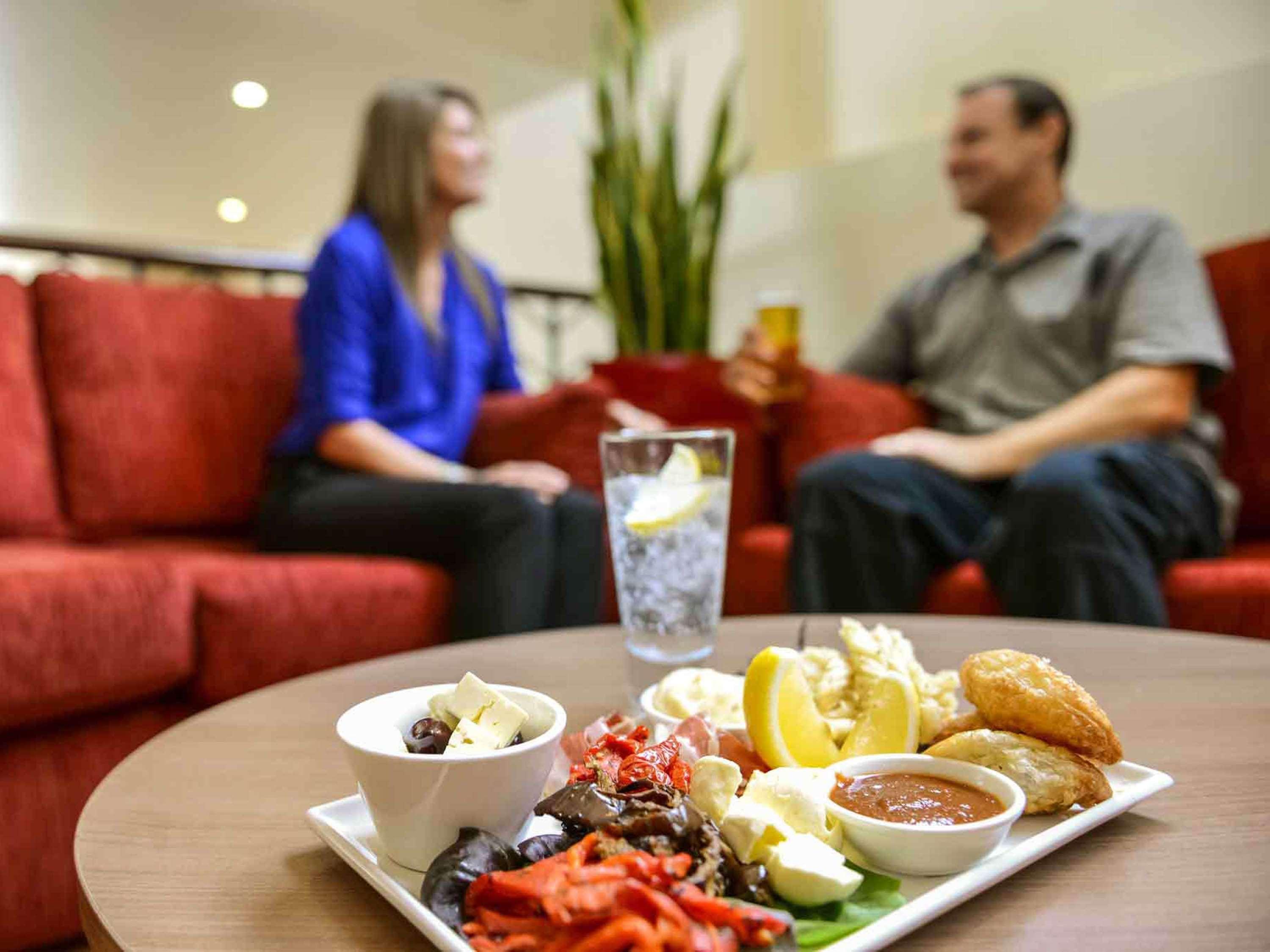 Bar/Salón Grosvenor Hotel Adelaide by Accor