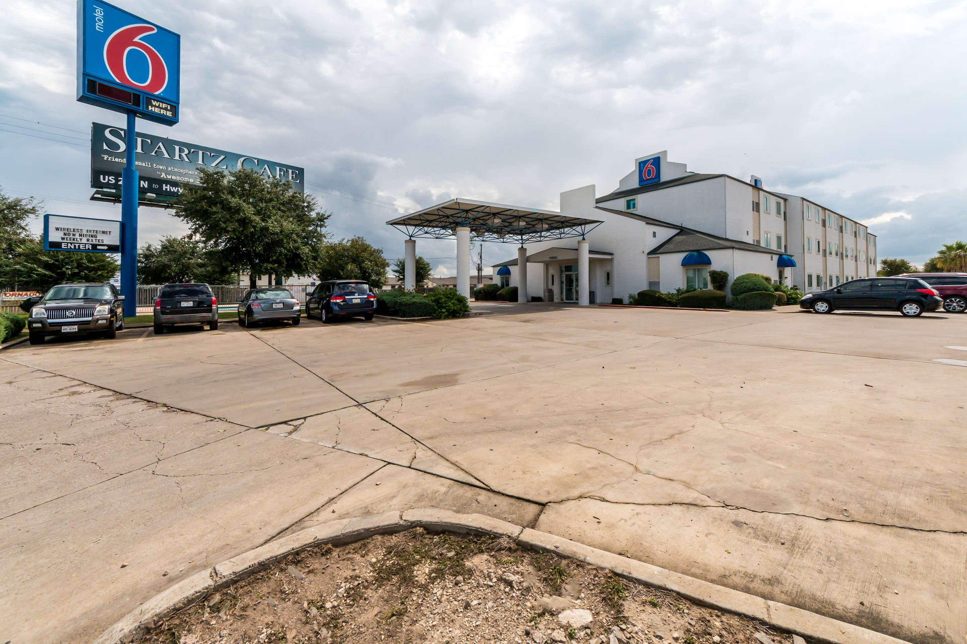 Vista Exterior Motel 6 San Antonio, TX - South