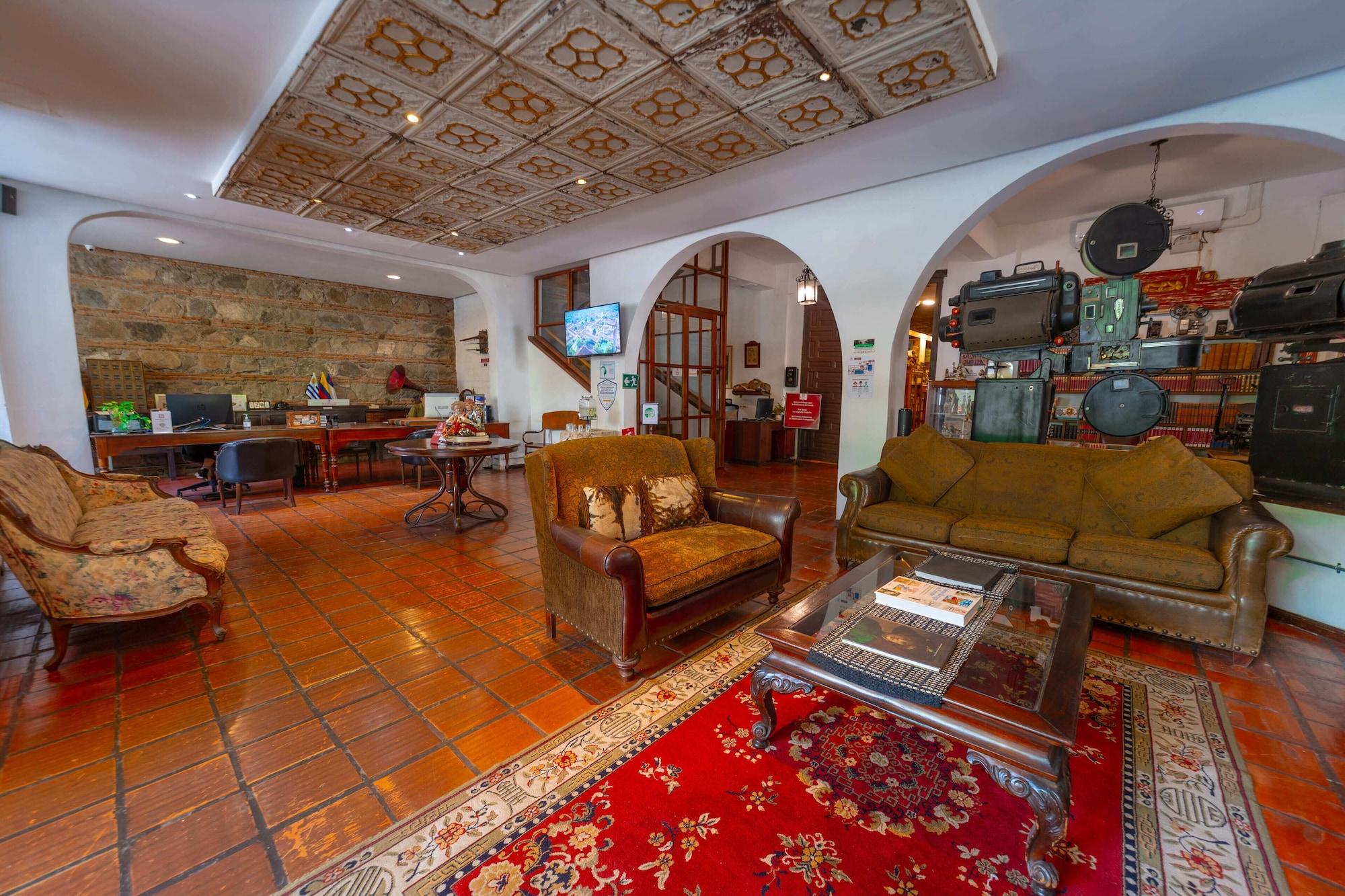 Vista Lobby Hotel Mariscal Robledo