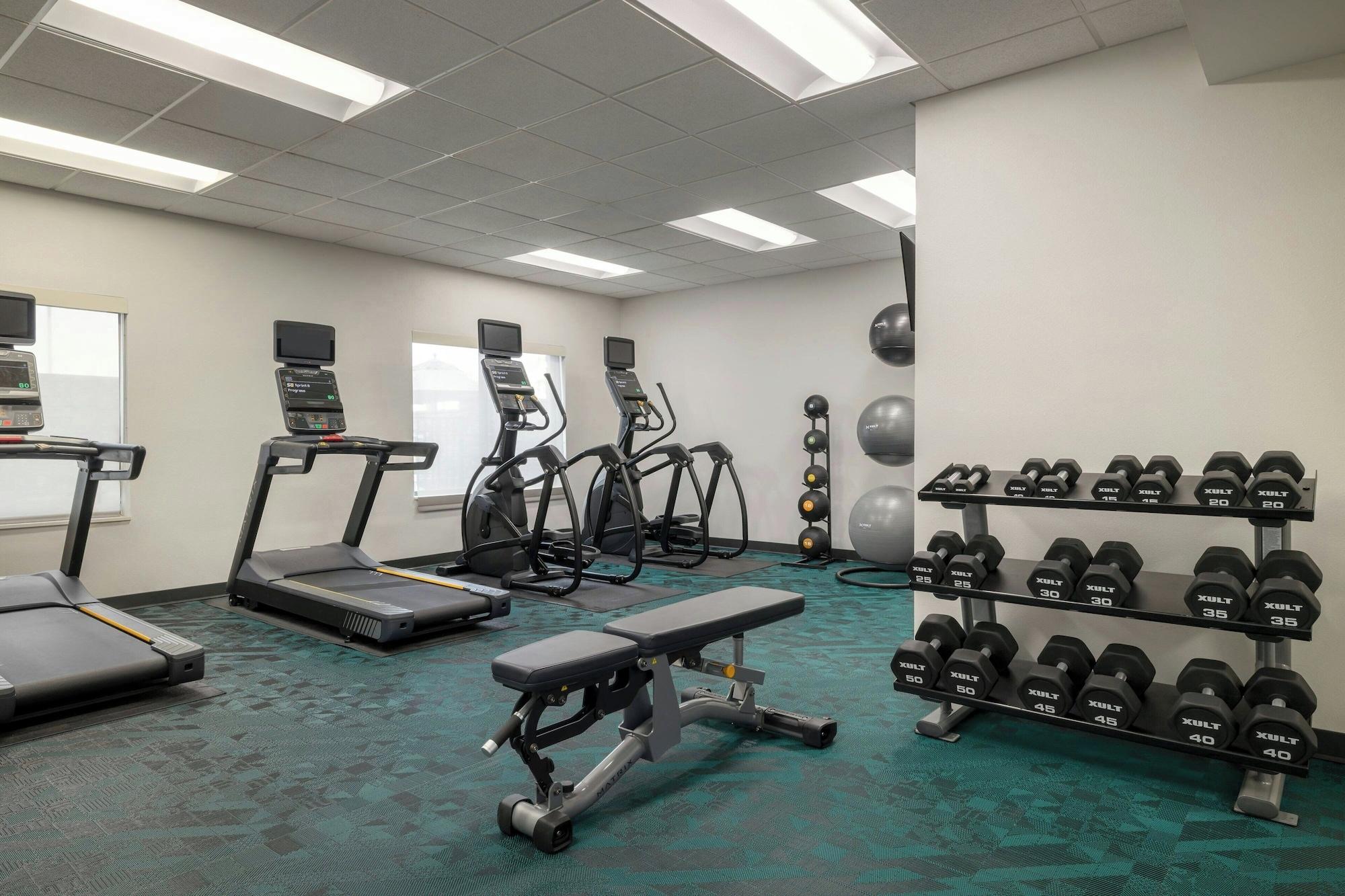 Gimnasio TownePlace Suites by Marriott Alexandria