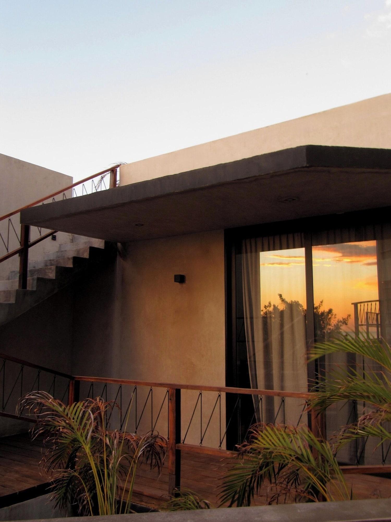 Vista Exterior Hotel Amadeo