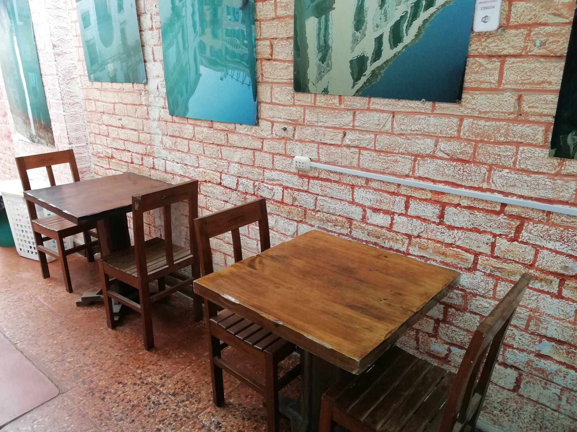 Restaurant Enkanta Hospedaje - Hostel