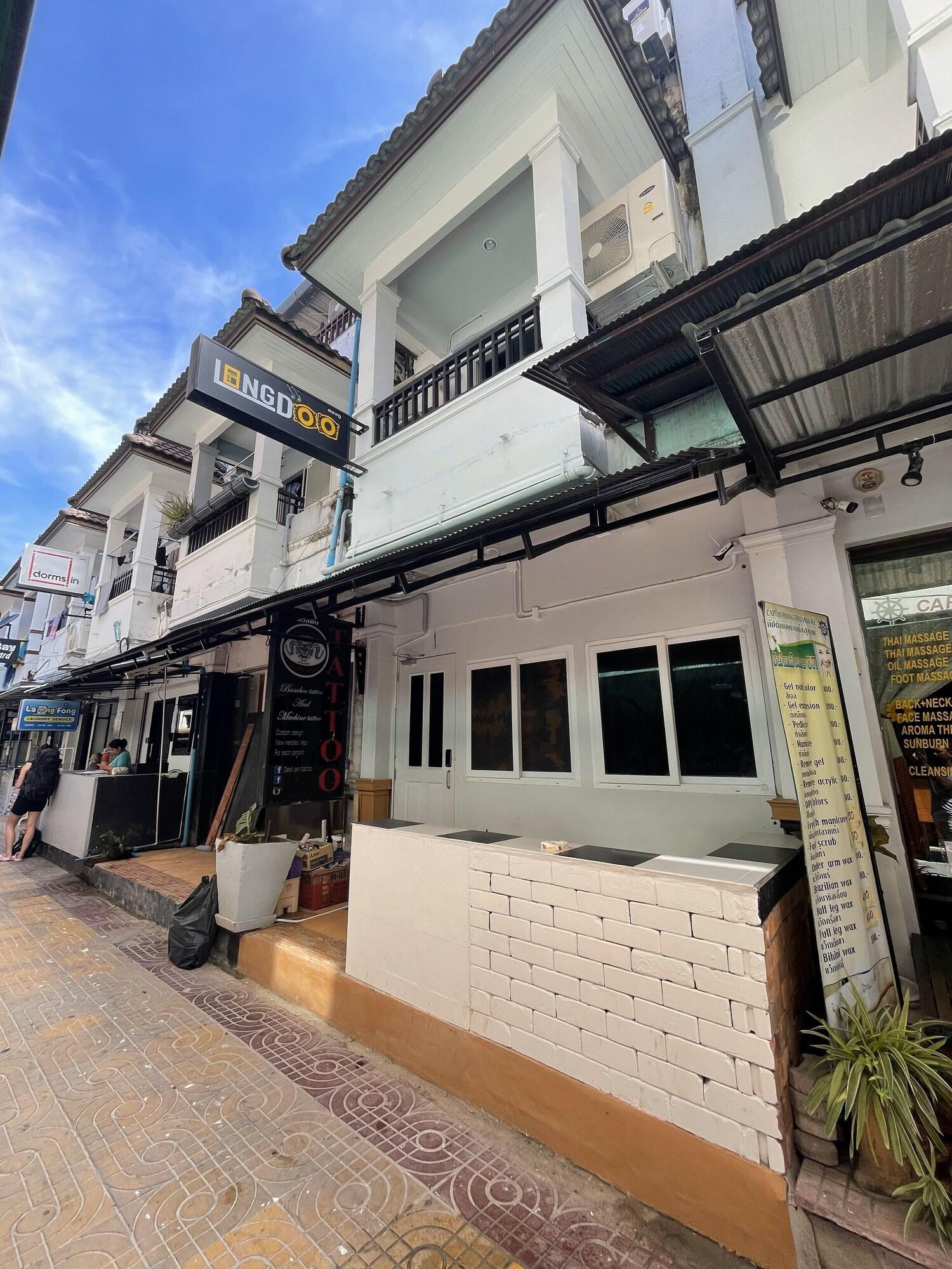 Varios Long Doo Hostel
