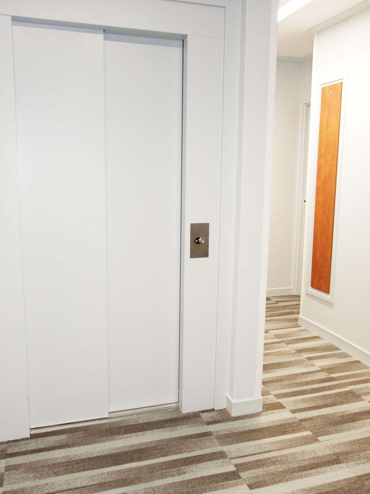 Varios Brit Hotel Lille Centre
