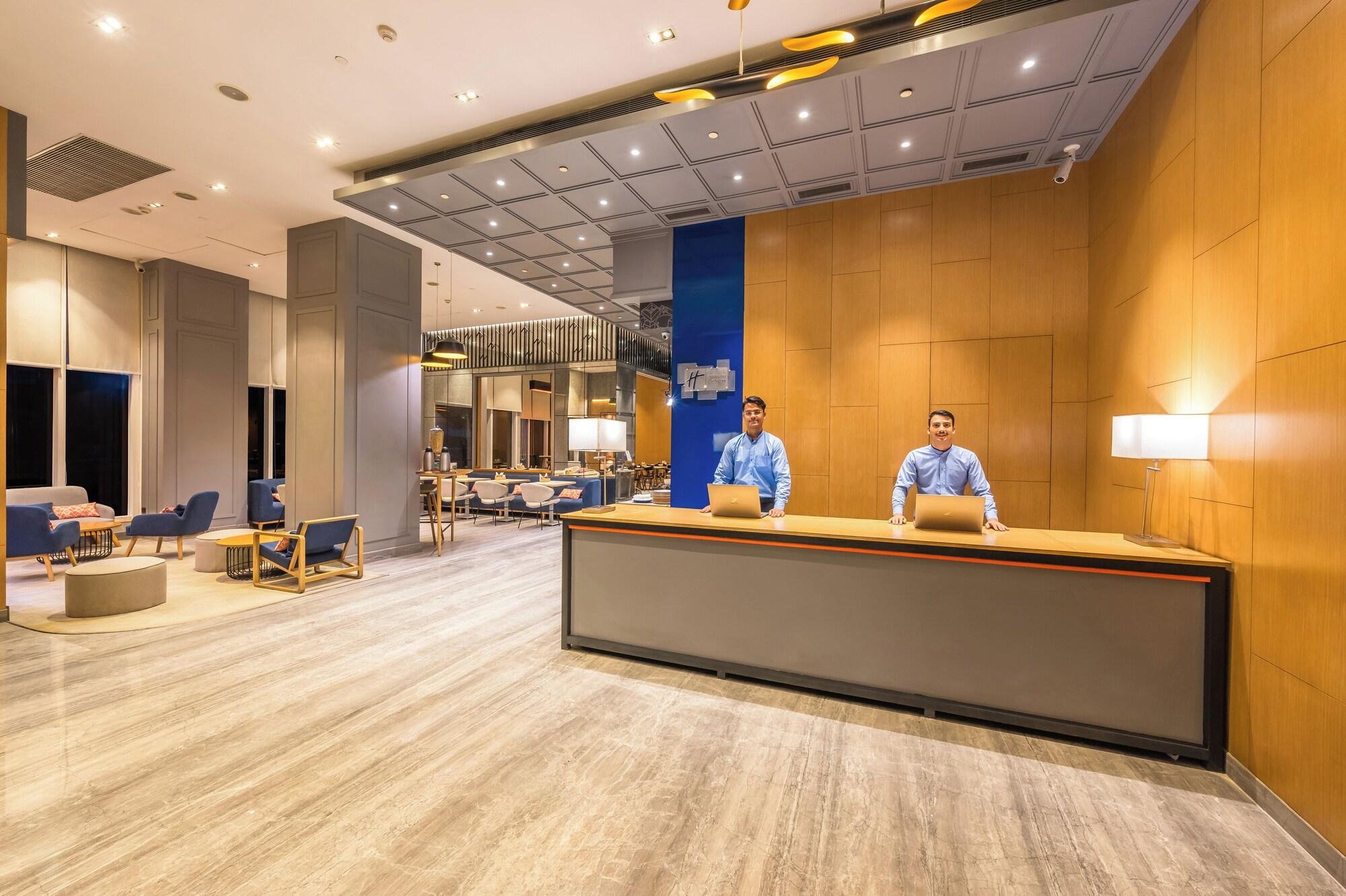 Vista Lobby Holiday Inn Express Greater Noida Knowledge Park by IHG