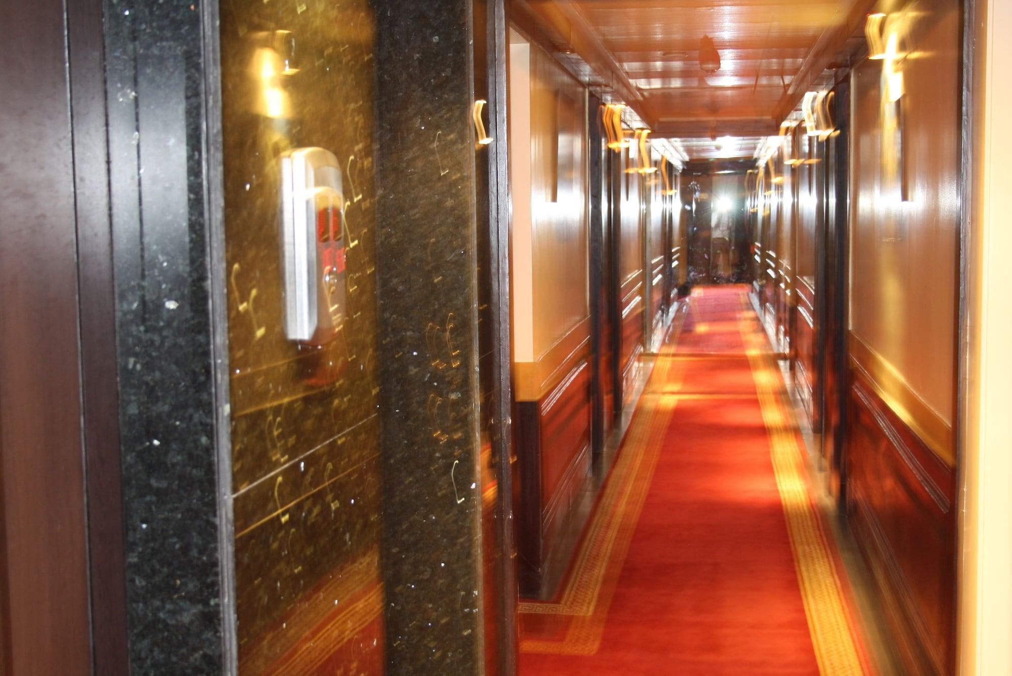 Varios Grand Hotel Beirut