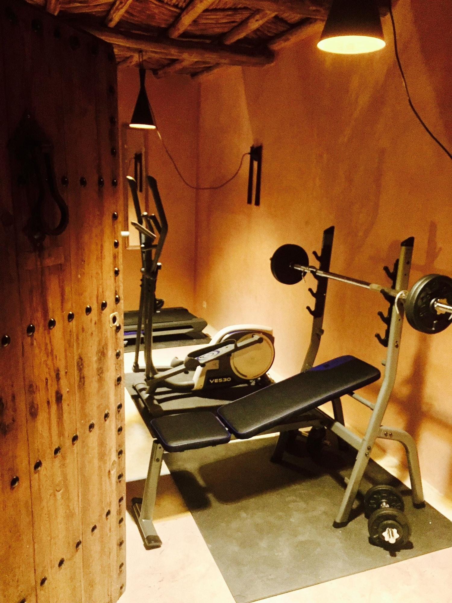 Gimnasio Riad 144