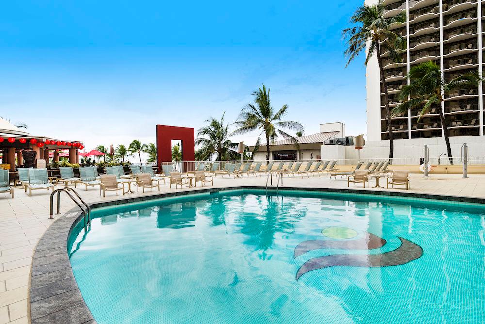 Vista Piscina Aston Waikiki Beach Hotel
