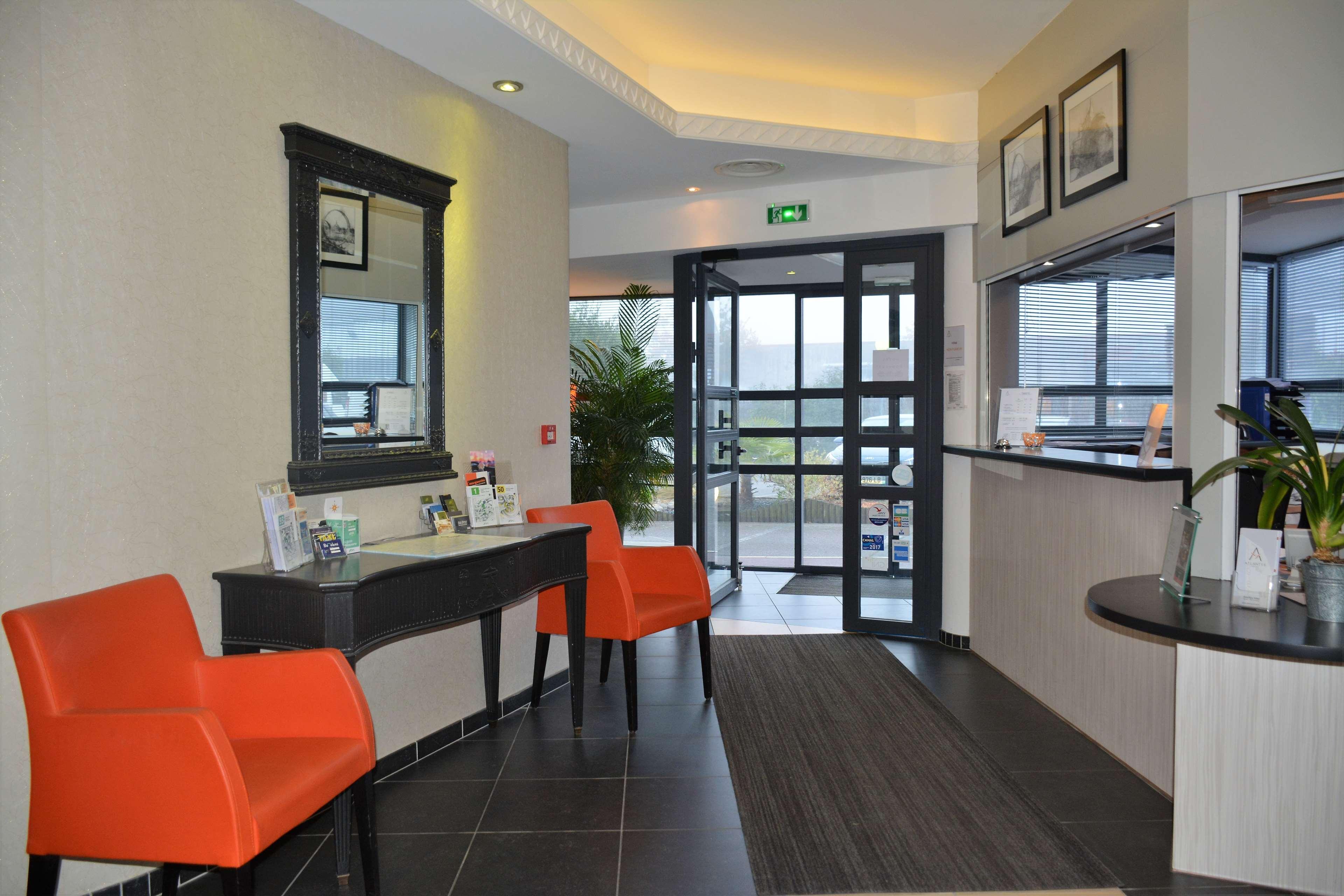 Vista Lobby Best Western Plus Hardeeville Inn & Suites