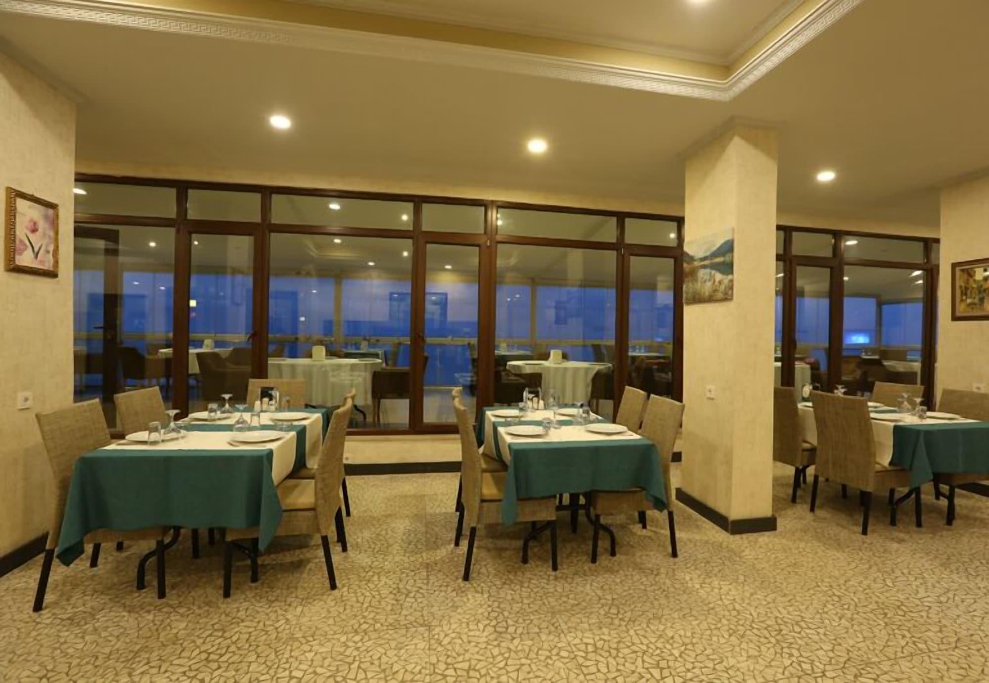 Restaurant Mora Hotel