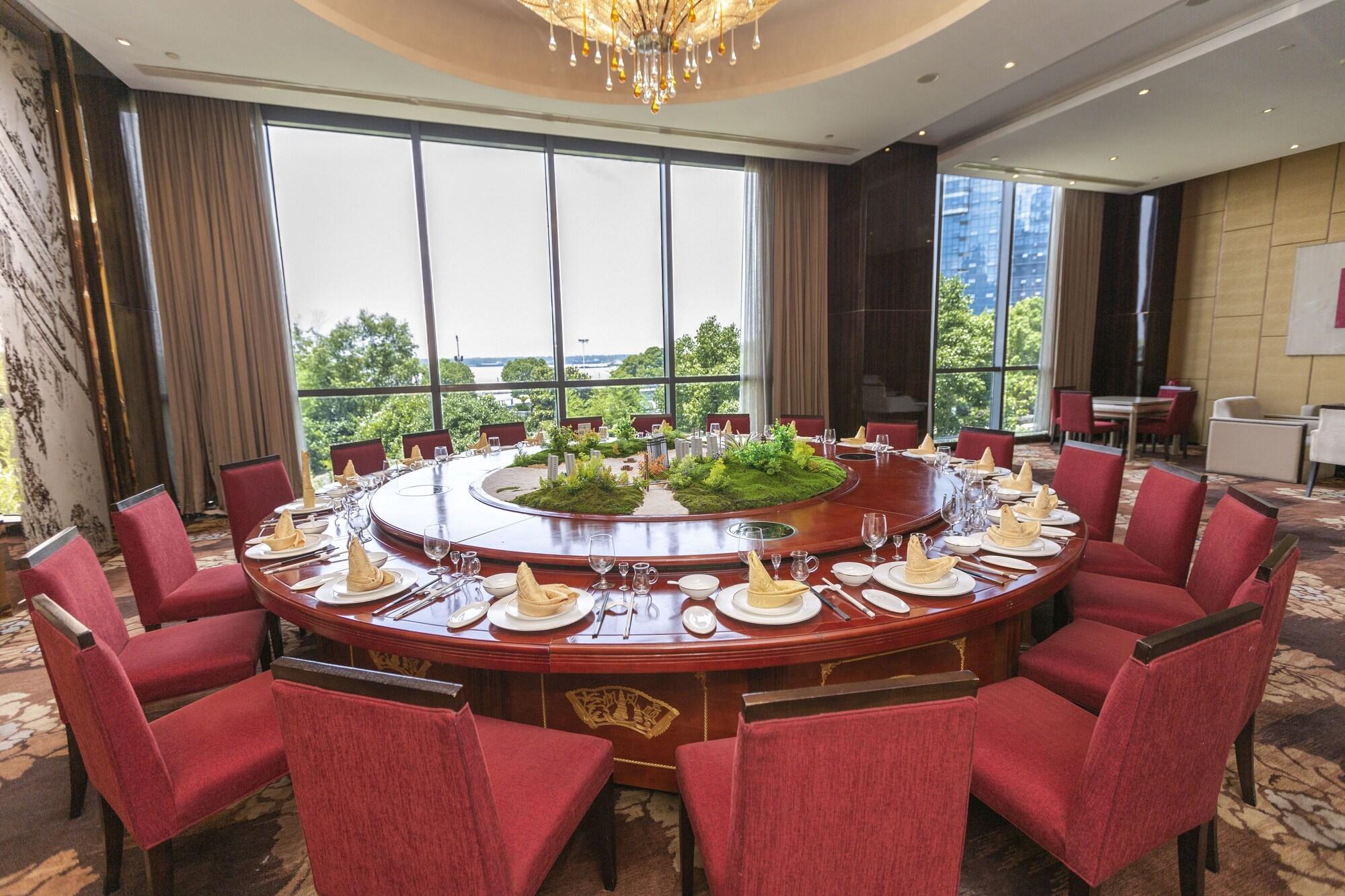 Restaurant DoubleTree by Hilton Hotel Wuhu