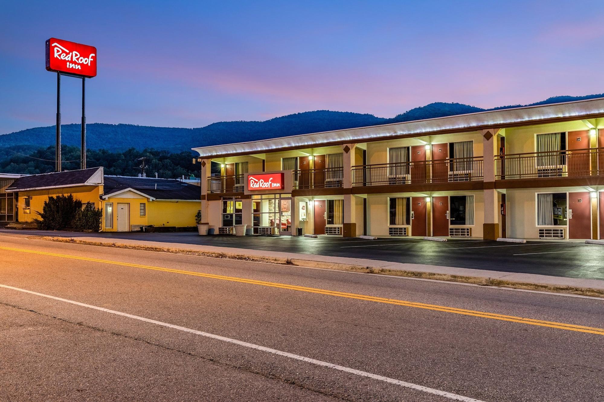 Vista Exterior Red Roof Inn Caryville
