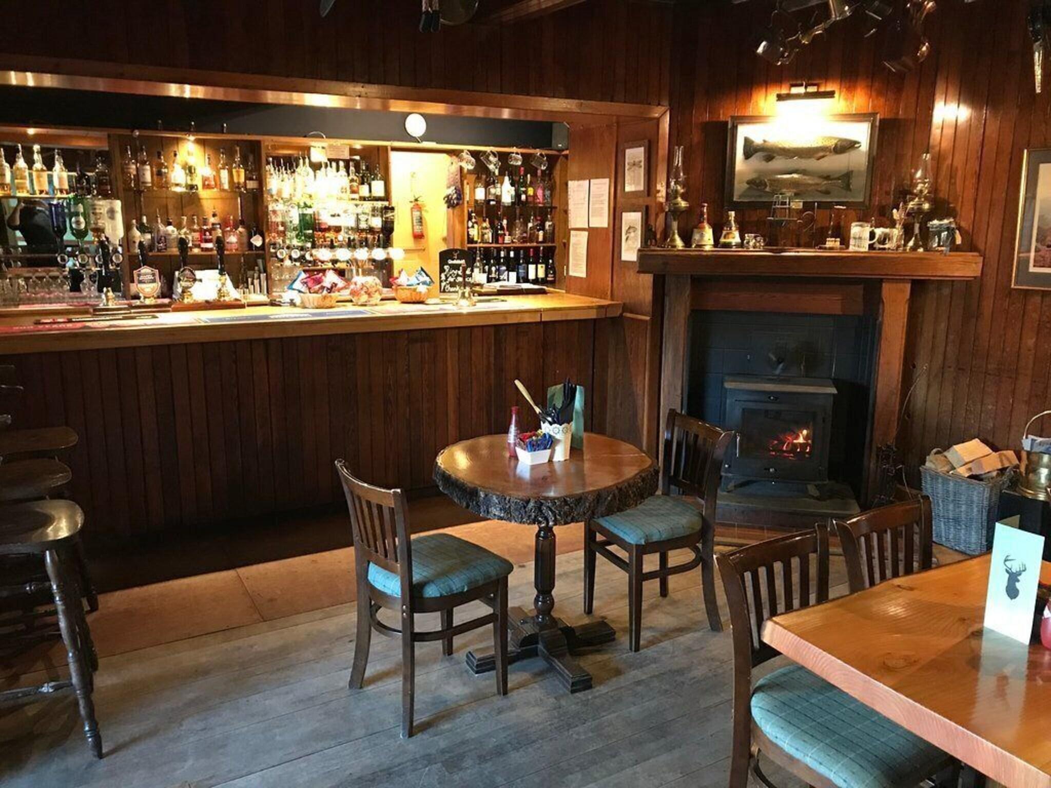 Bar/Salón Whitebridge Hotel