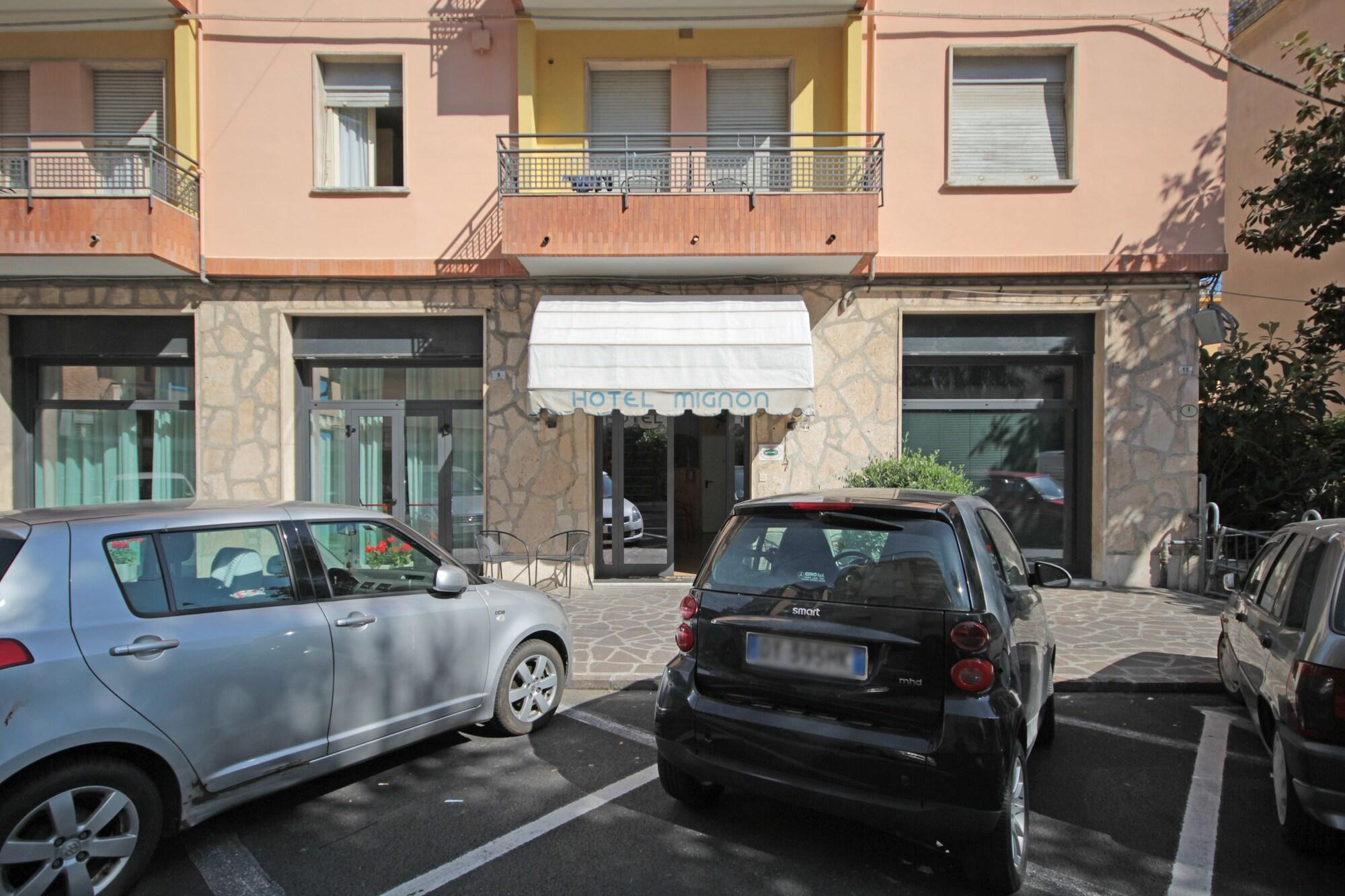 Vista Exterior Hotel Mignon