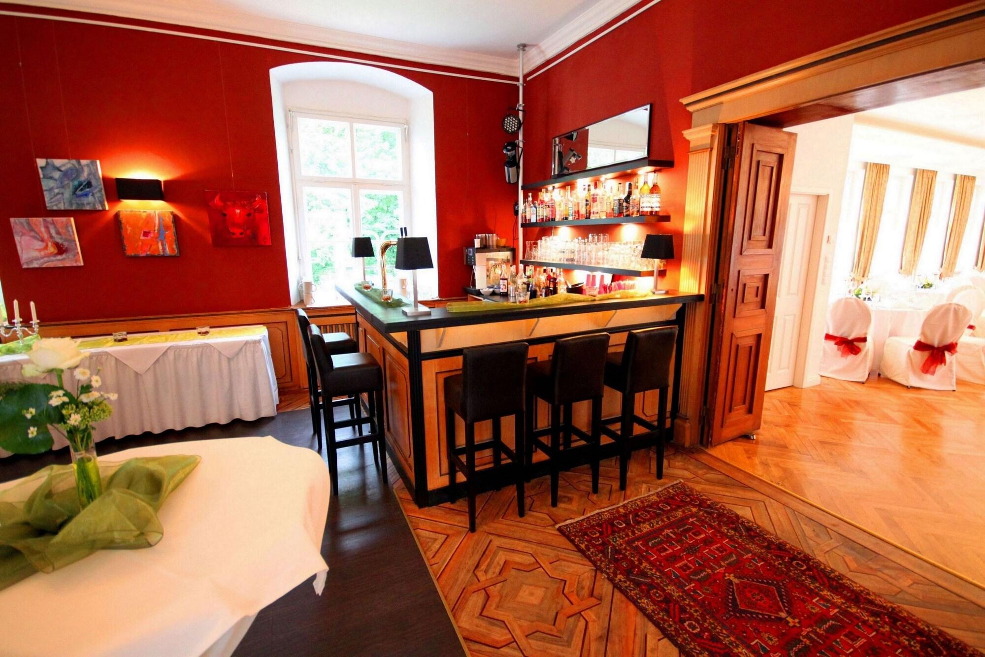 Bar/Salón Schloss Burgellern