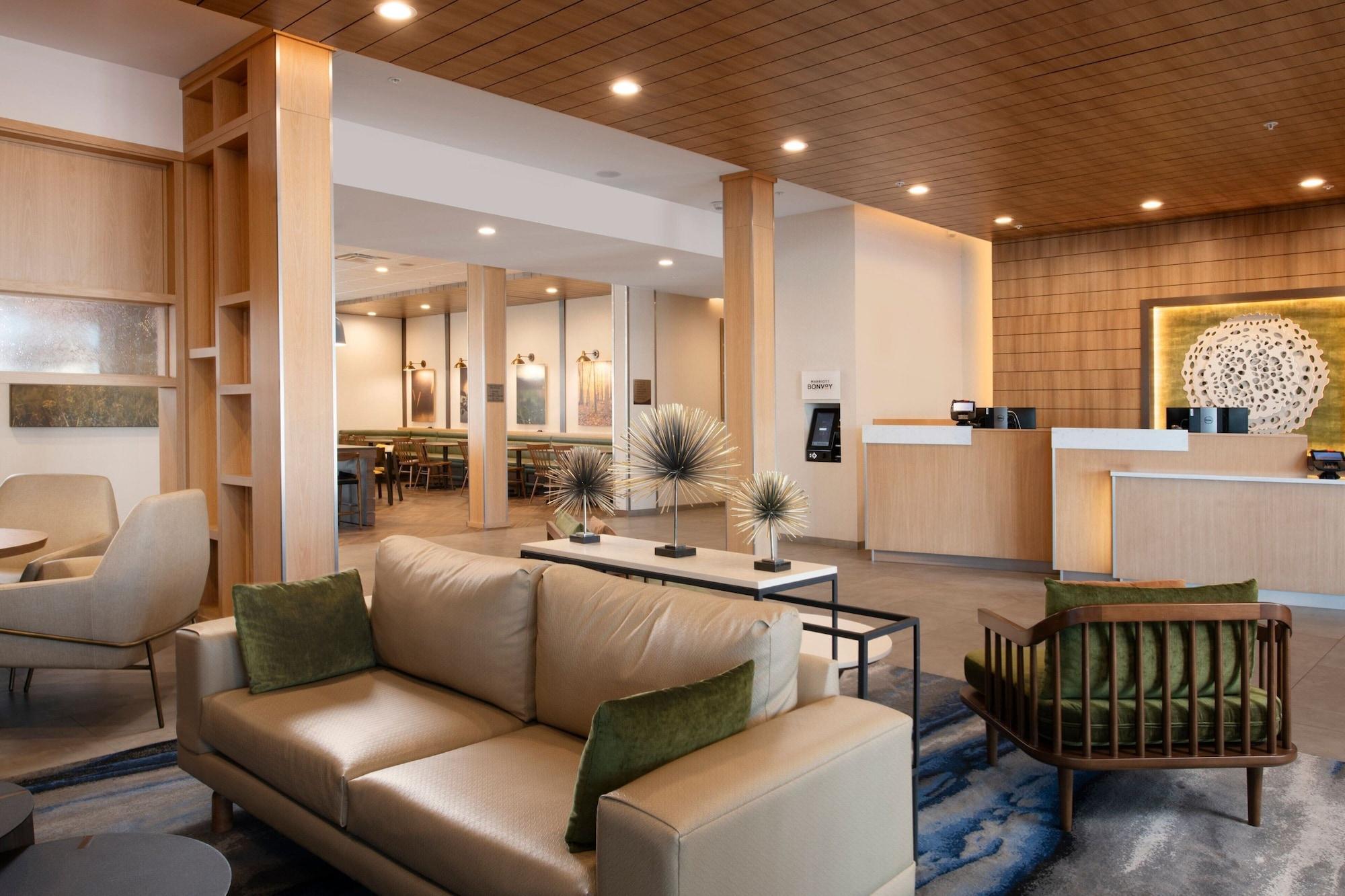 Vista Lobby Fairfield Inn and Suites Dallas East
