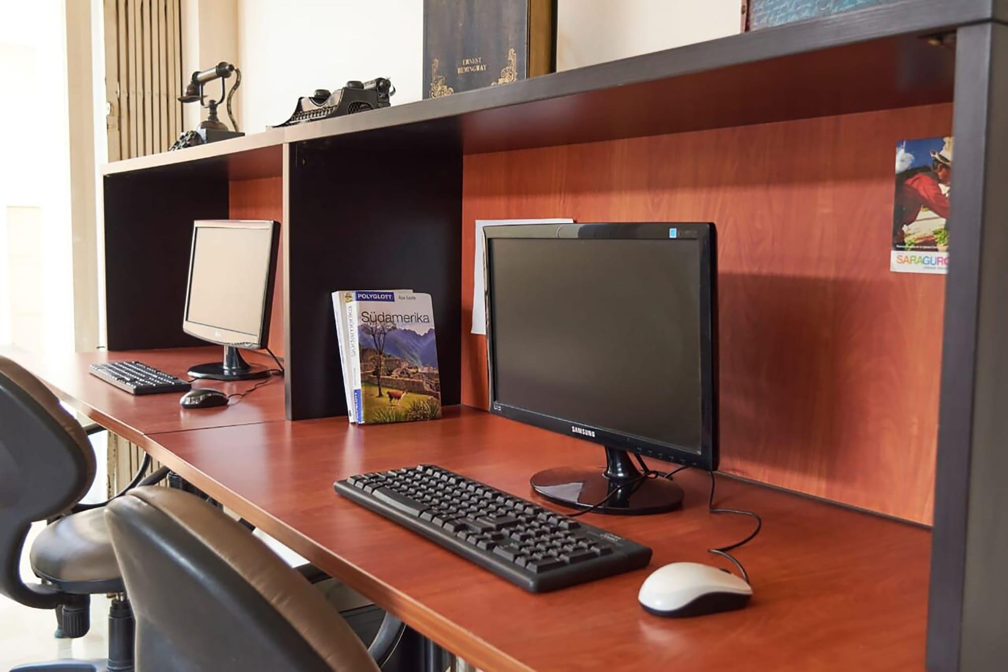 Vista Exterior Murali Hostal Guayaquil