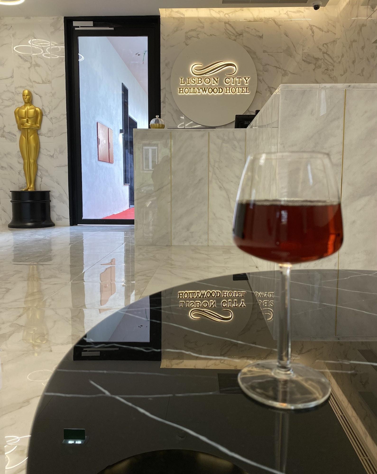 Vista Lobby Lisbon City Hollywood Hotel