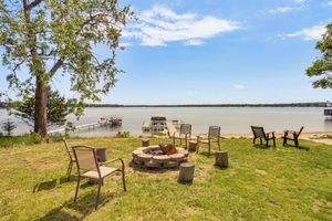 Alquiler Vacacional - Private Beach & Dock: White Sand Lake Retreat!